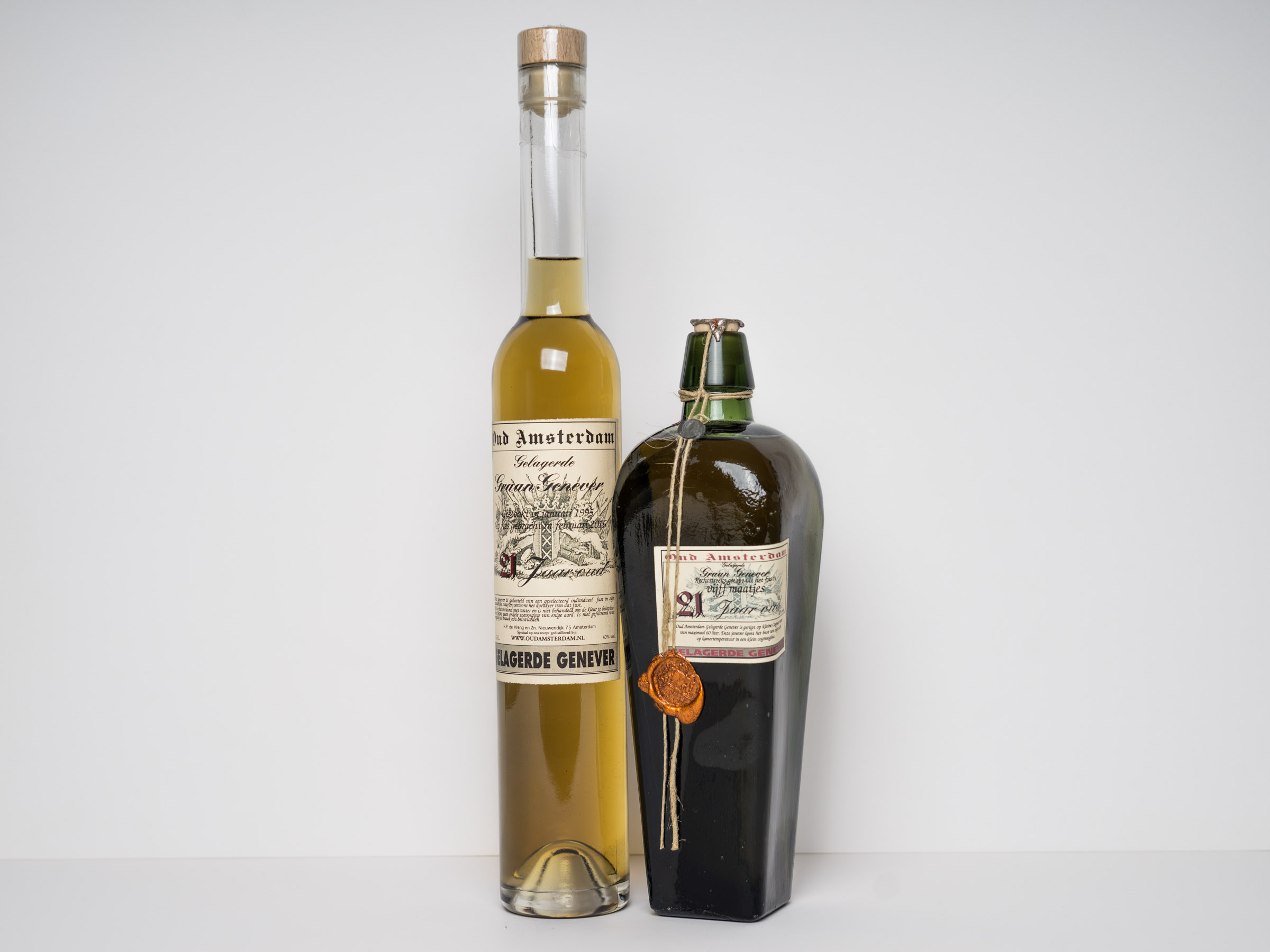 21 jaar oude Graan genever: 7 00ml. € 125,- / 350ml. € 69,95