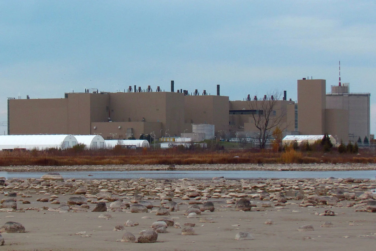 Bruce_Nuclear_Generating_Station.jpg