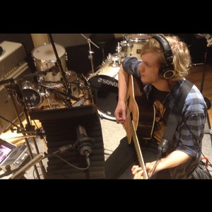 'Full On Studio Sessie' met Singer Songwriter Vic Willems