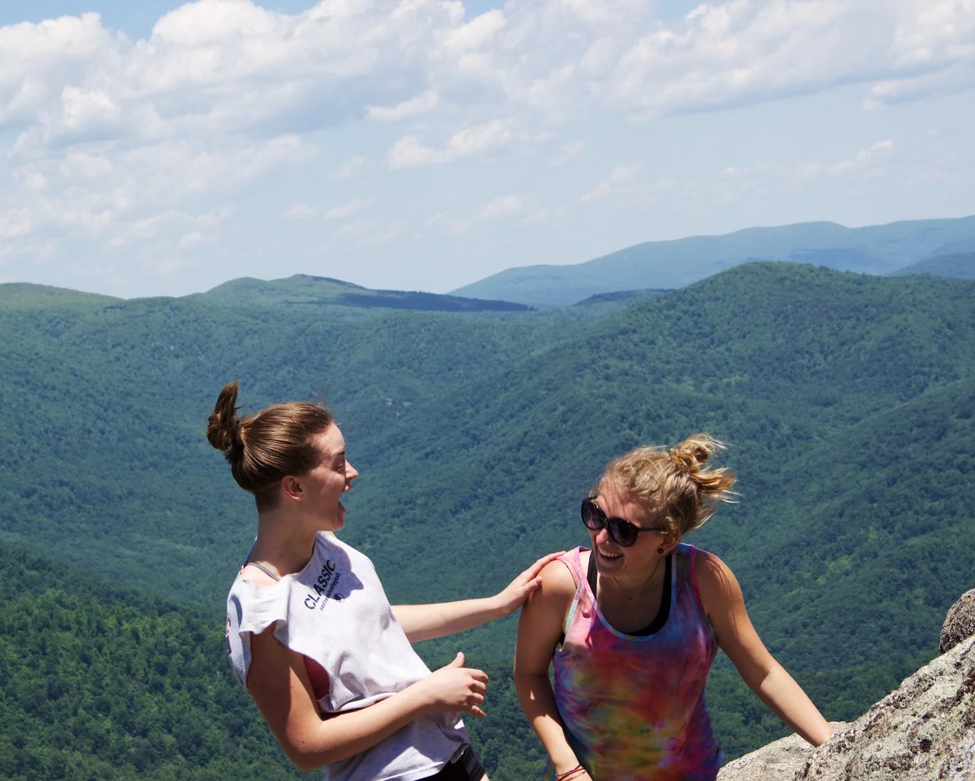 Hiking-with-friends.jpg
