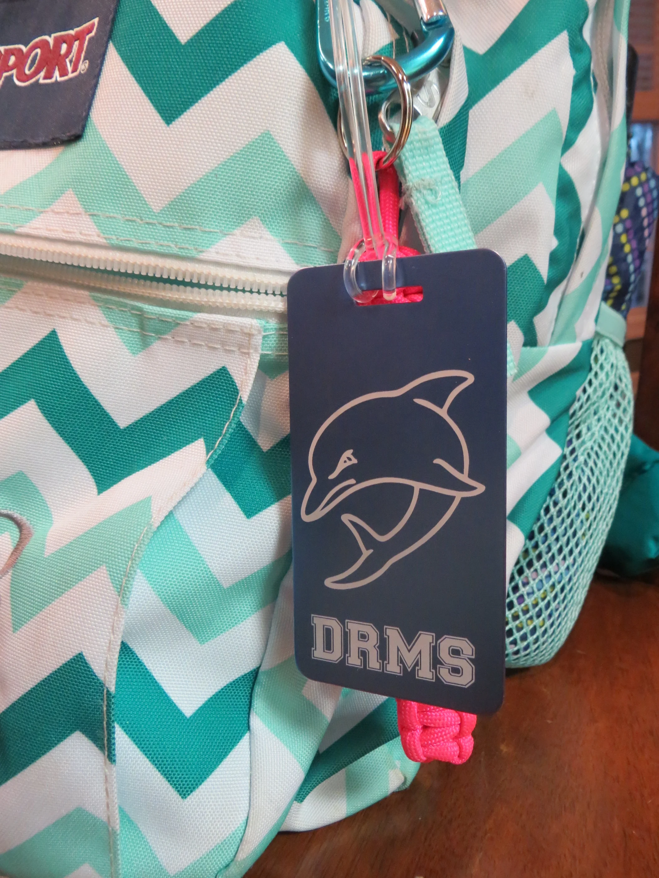 laser engraved aluminum luggage tag