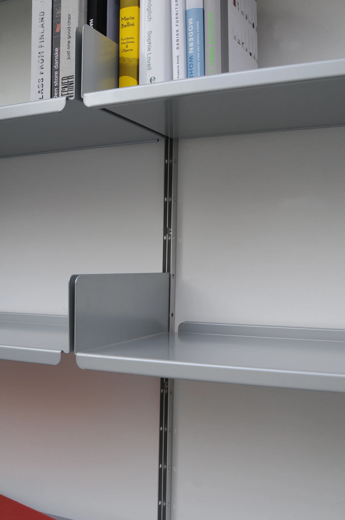 Dieter_Rams_Regal_606_Vitsoe_metall_-grau_8.jpg