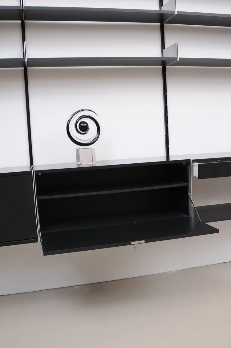 Dieter-Rams-Regalsystem-606-schwarz-Aluminum-siber-Regal-13.JPG