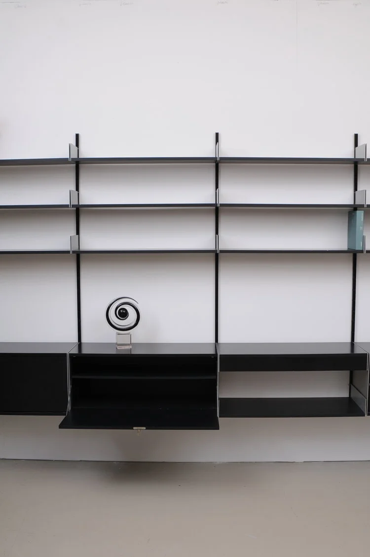 Dieter-Rams-Regalsystem-606-schwarz-Aluminum-siber-Regal-21.JPG