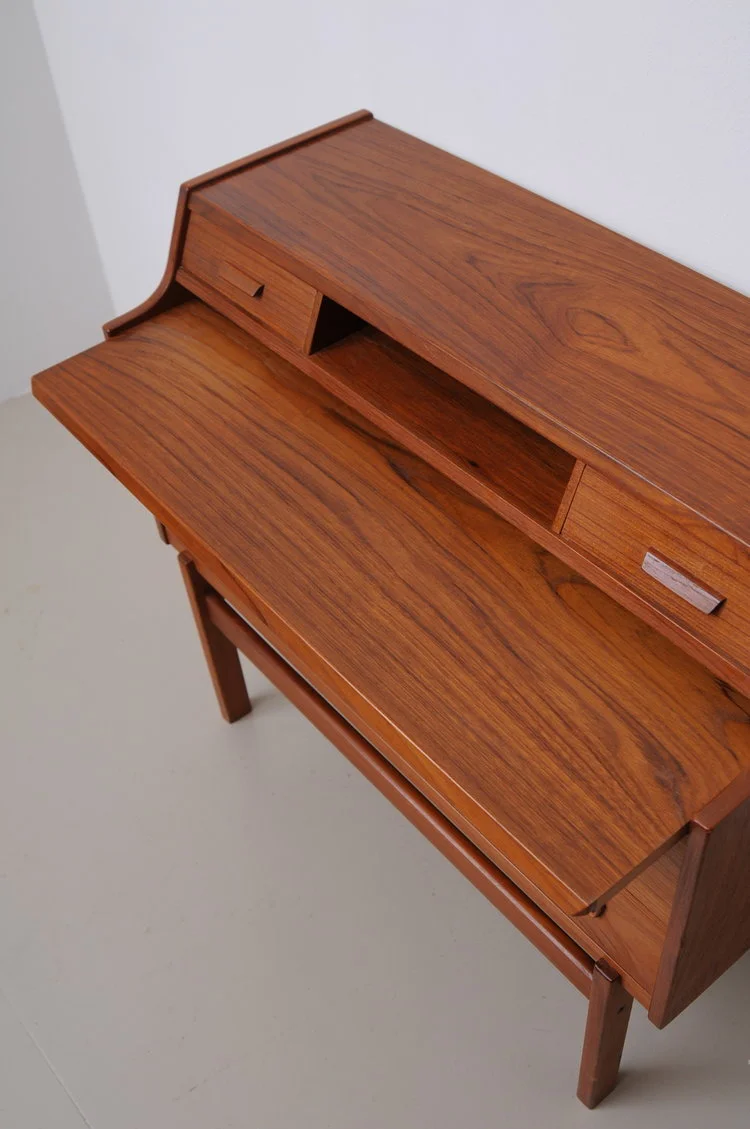 Sekretär-Arne-Wahl-Inversen-Vinde-Möbelfabrik- Teakholz-4.JPG