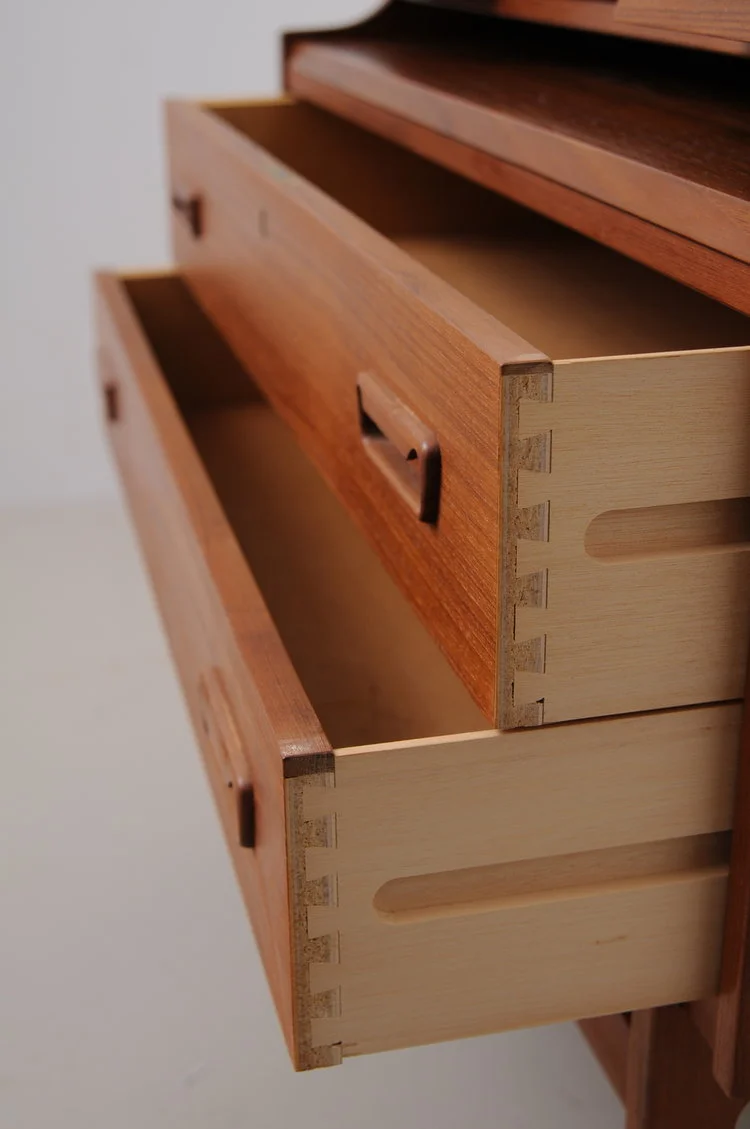 Sekretär-Arne-Wahl-Inversen-Vinde-Möbelfabrik- Teakholz-10.JPG