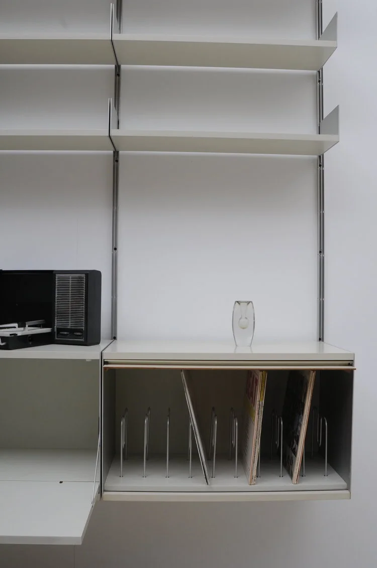 Dieter-Rams-Vitsoe-Regalsystem-606-Schallplatten-Regal-8.JPG