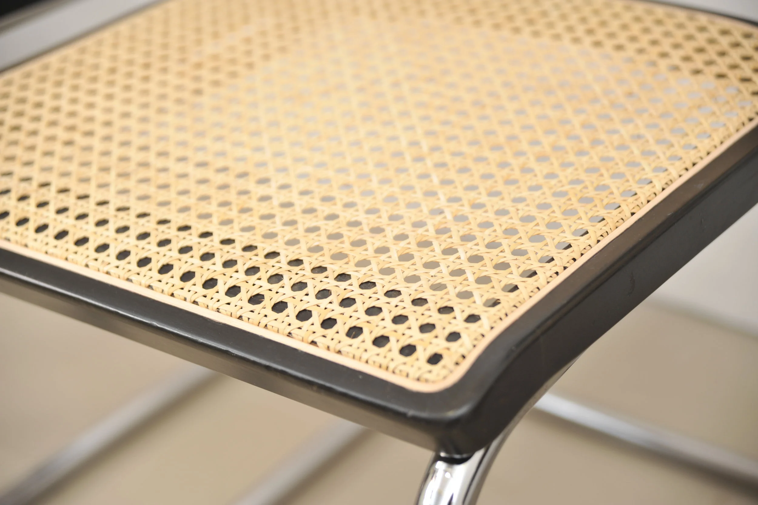 Thonet-S64-Freischwinger-Marcel-Breuer-2.JPG