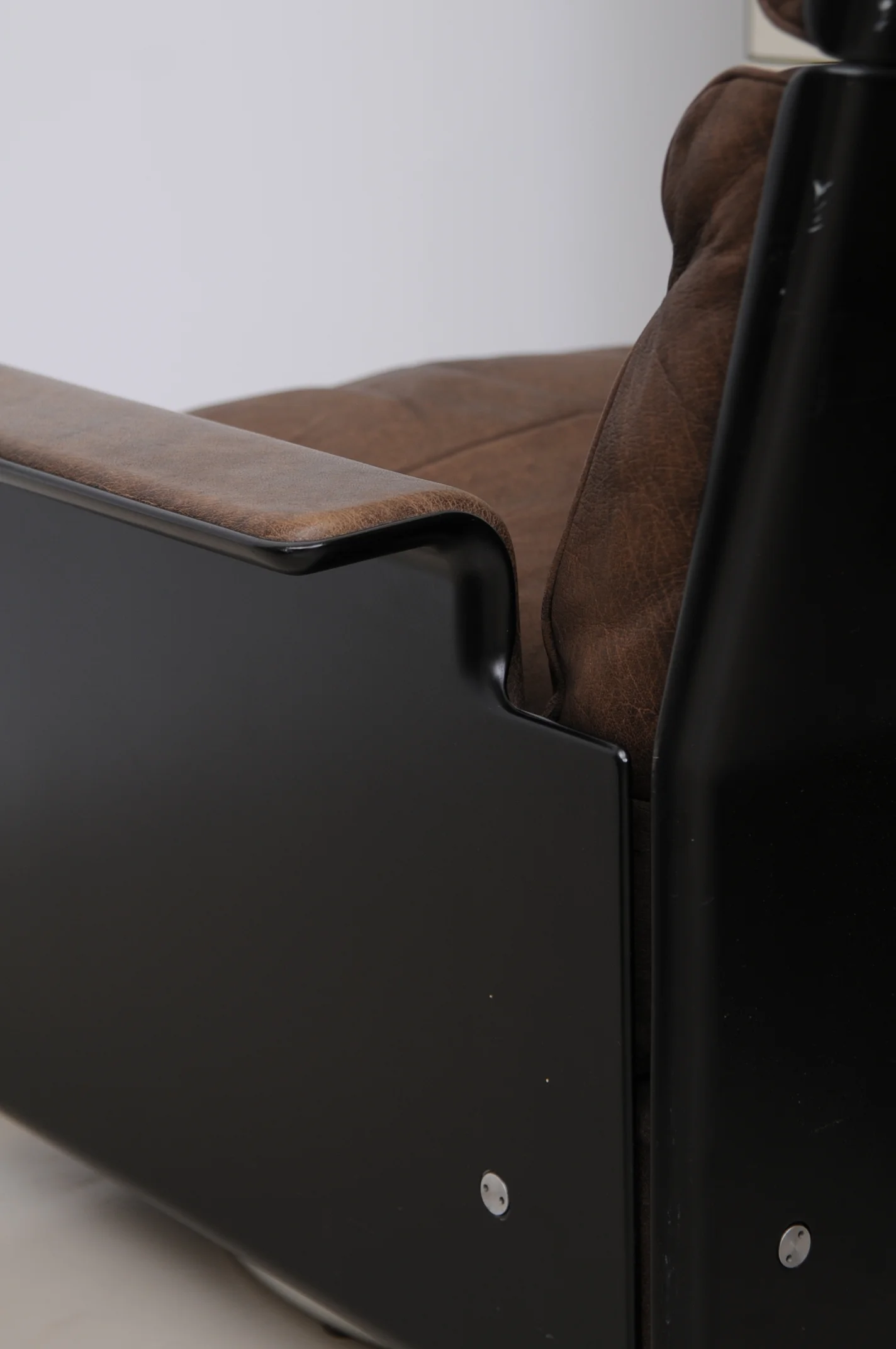 Dieter-Rams-620-Sessel-Büffelleder-7.JPG