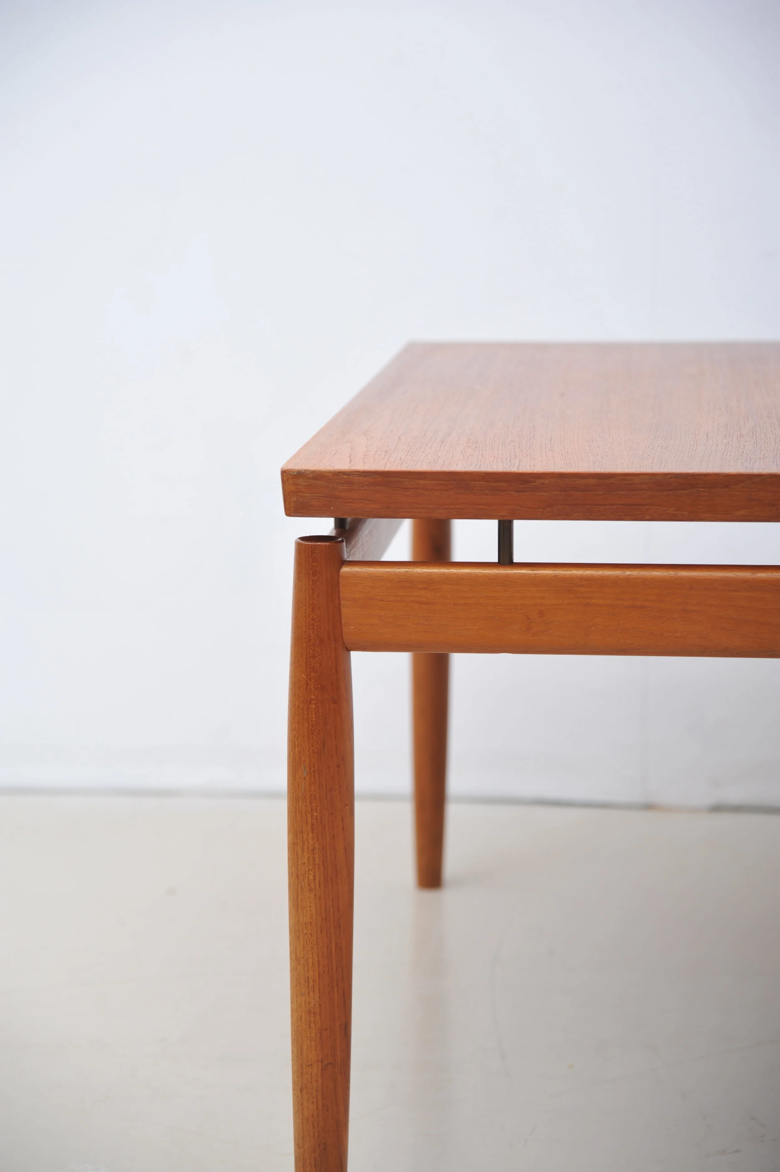 Grete-Jalk-Teak-Couchtisch-2.JPG