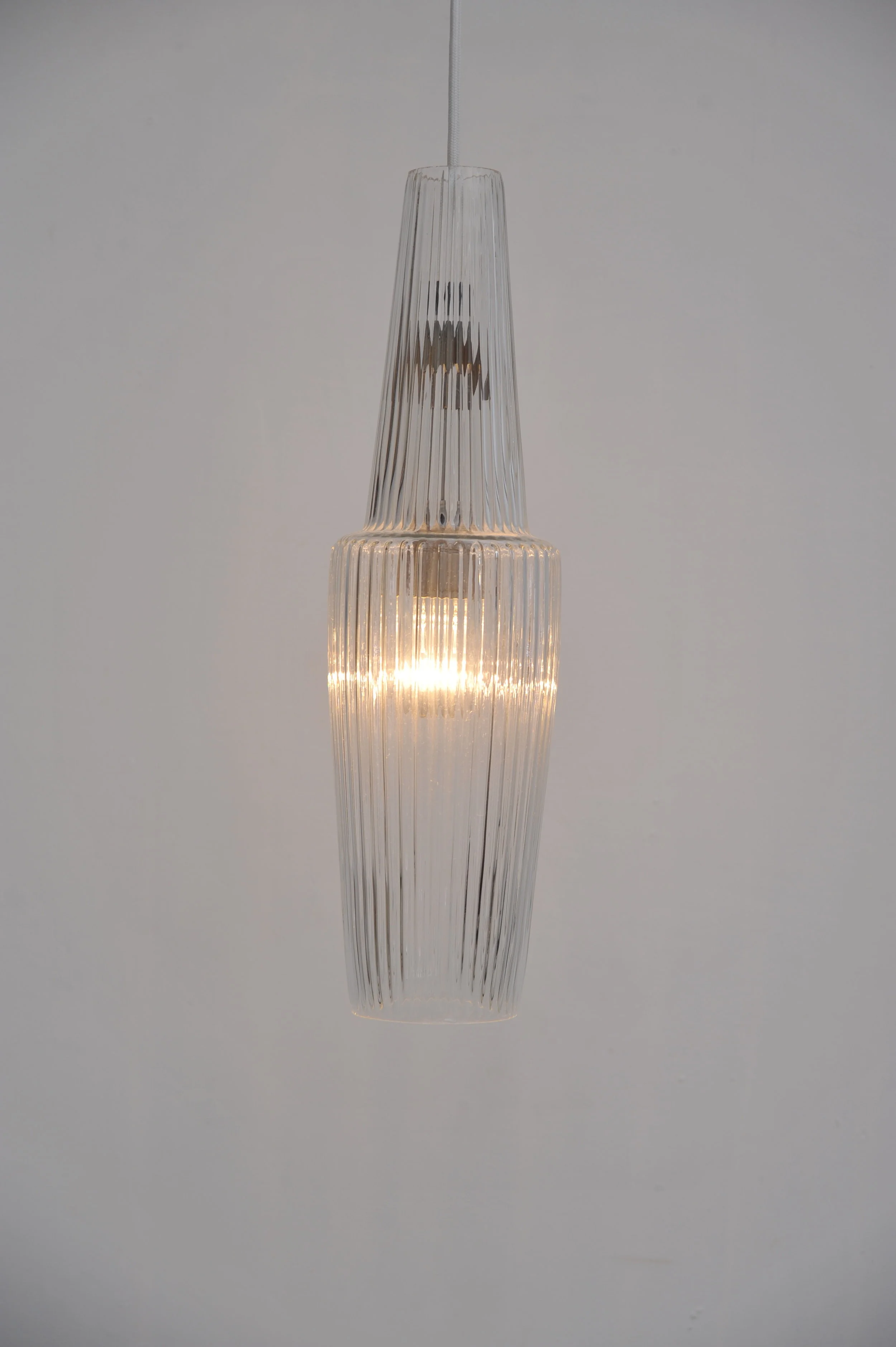 peill-putzler-lampe-pendellampe-glas-1.JPG