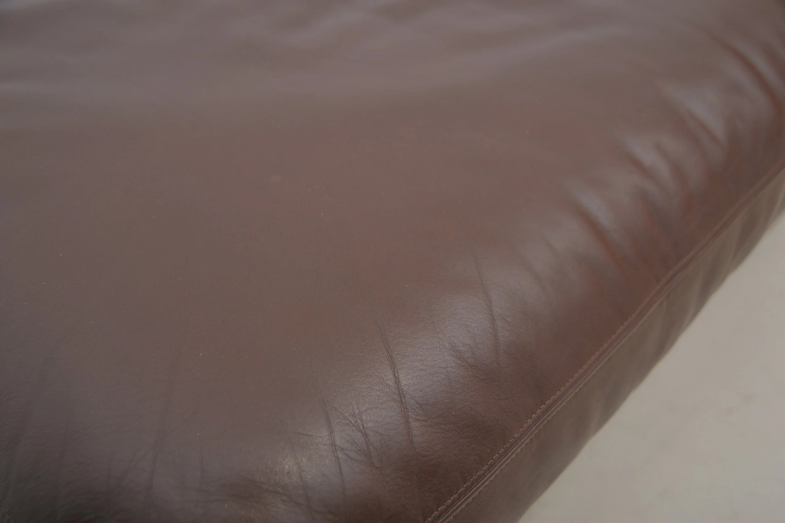 desede-ds76-hocker-sofa-leder-de-sede-2.JPG