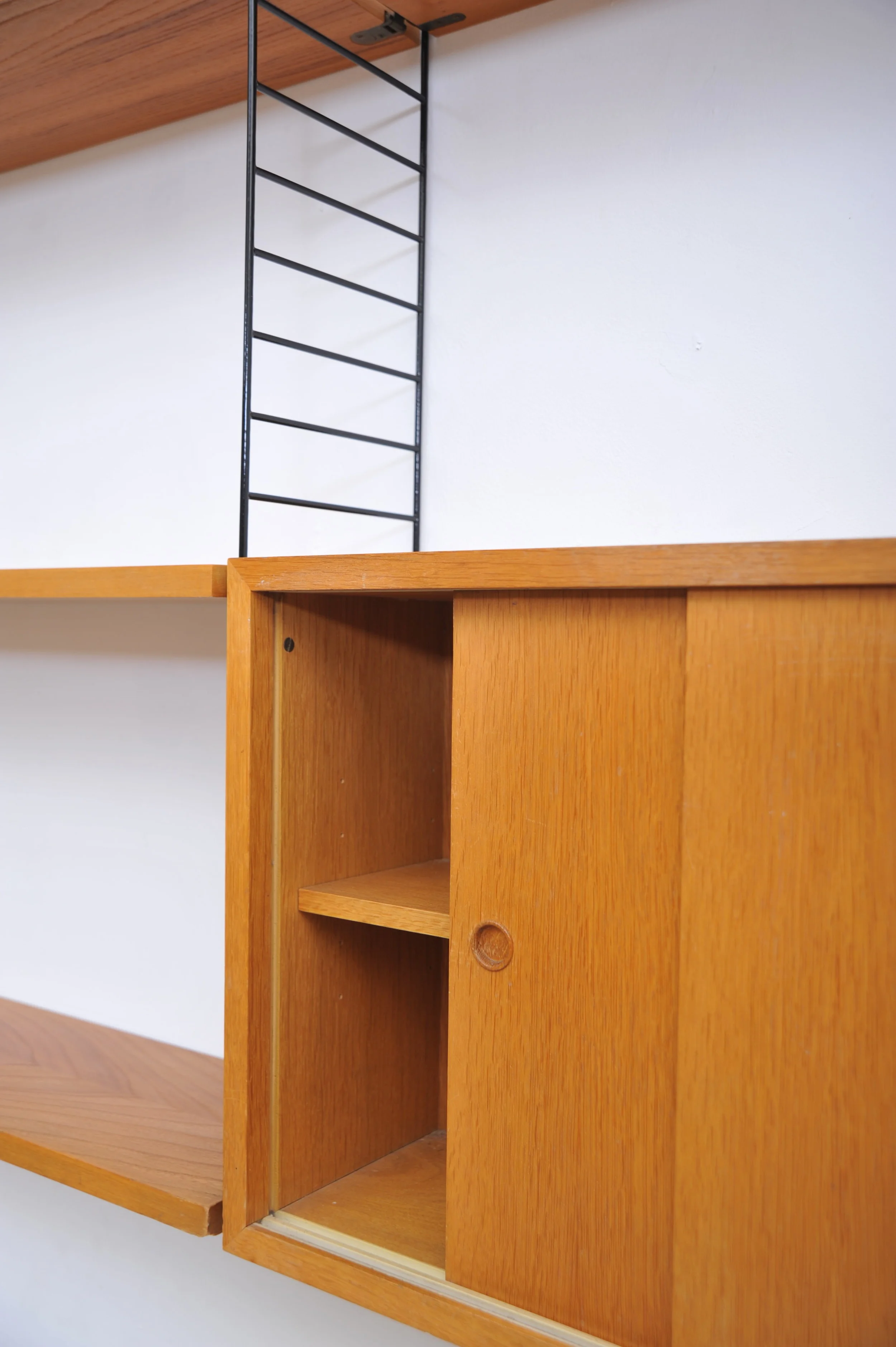 Regalsystem-Kajsa-Nisse-Strinning-String-midcentury-wandregal-leitern-24.JPG