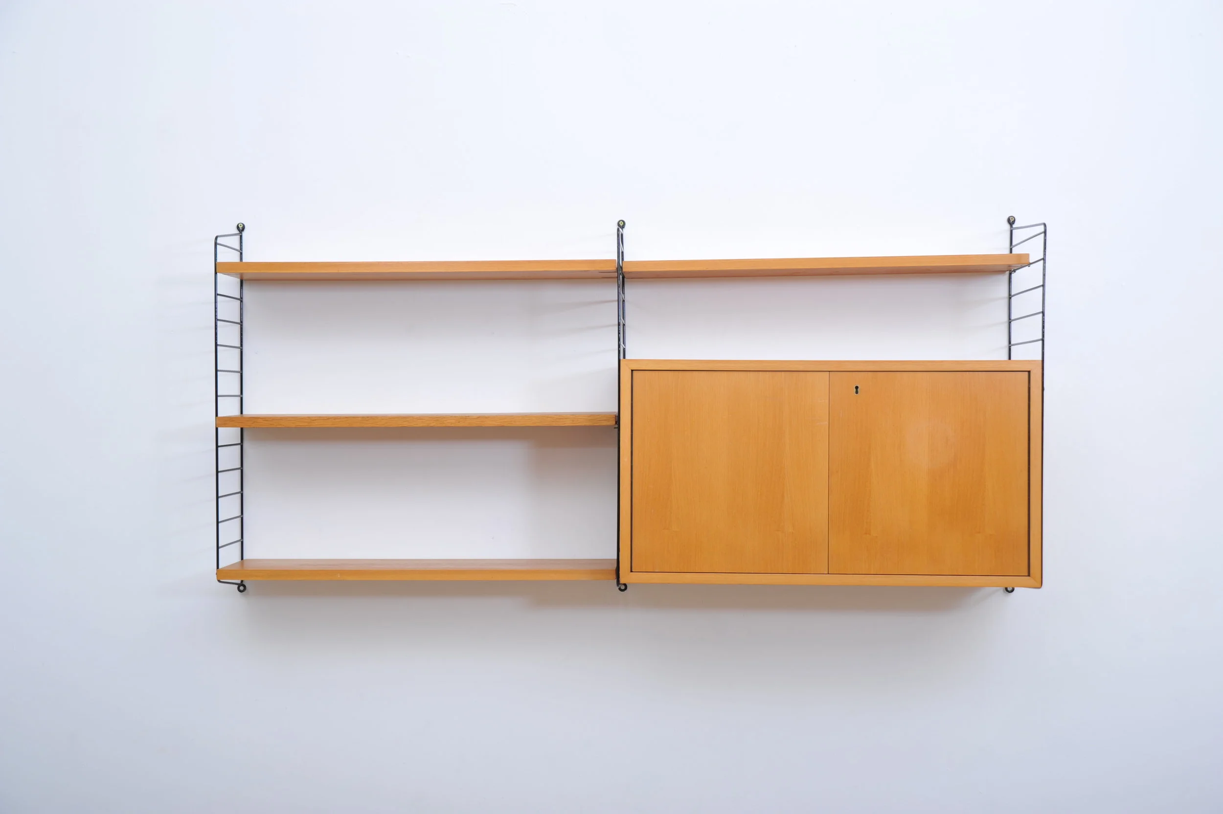 Regalsystem-Kajsa-Nisse-Strinning-String-midcentury-wandregal-leitern-1.JPG
