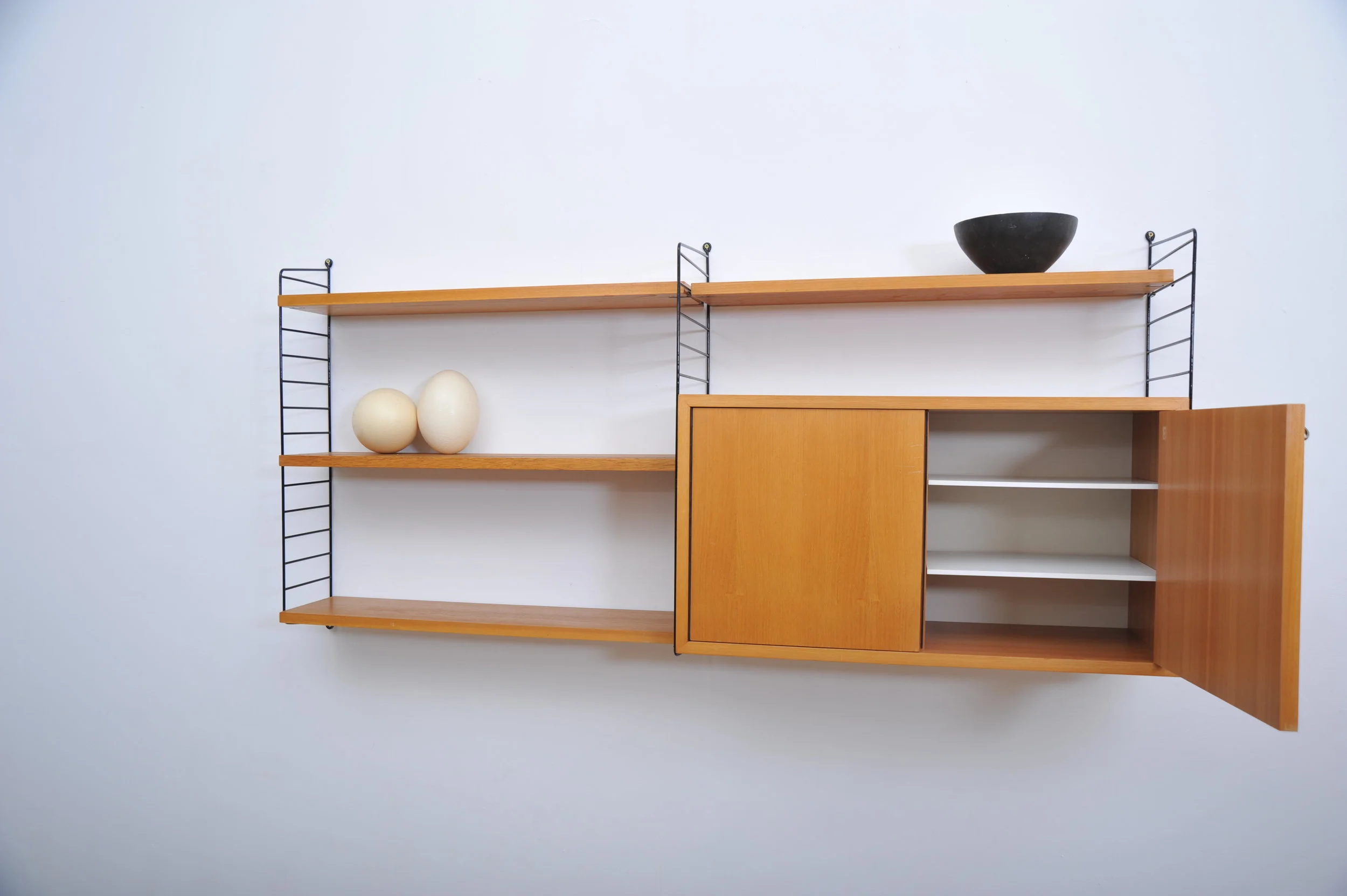 Regalsystem-Kajsa-Nisse-Strinning-String-midcentury-wandregal-leitern-4.JPG