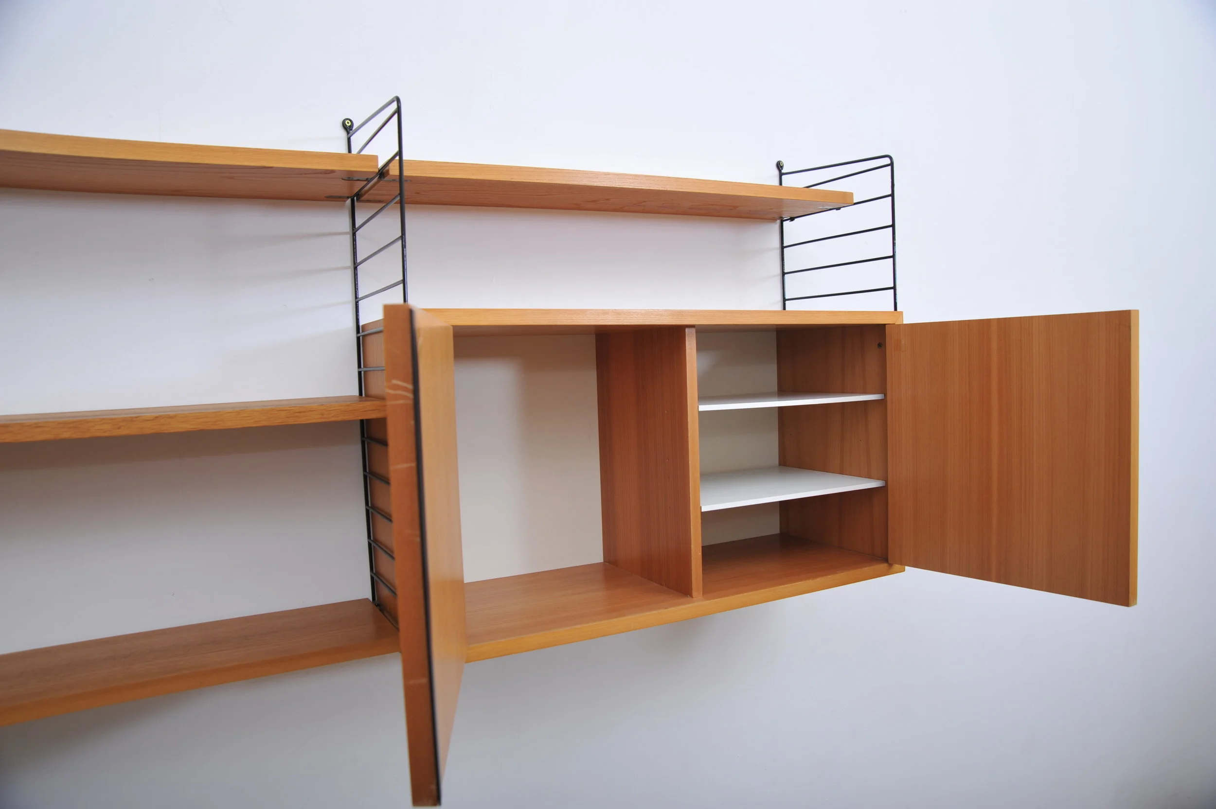 Regalsystem-Kajsa-Nisse-Strinning-String-midcentury-wandregal-leitern-5.JPG