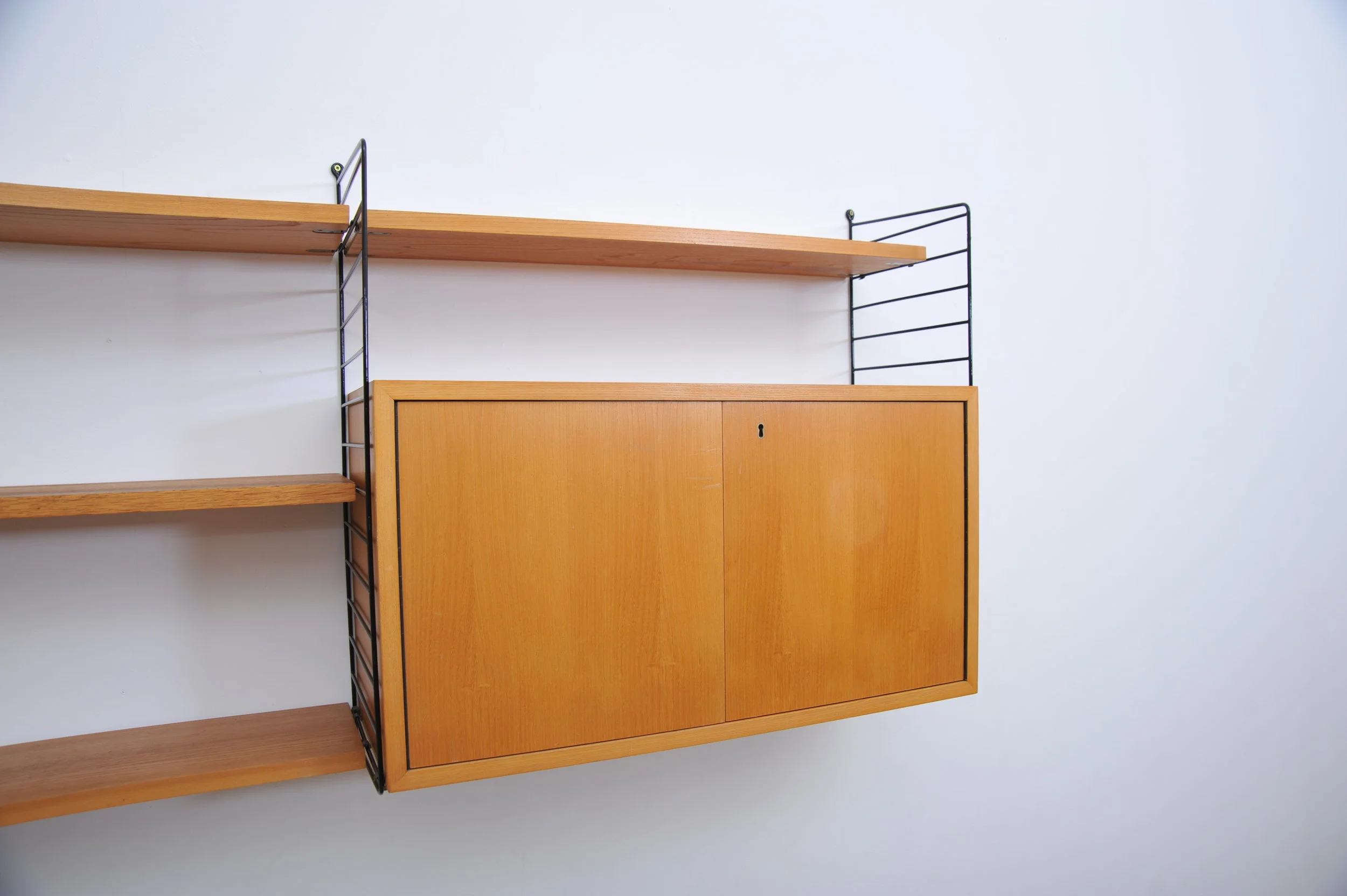 Regalsystem-Kajsa-Nisse-Strinning-String-midcentury-wandregal-leitern-7.JPG