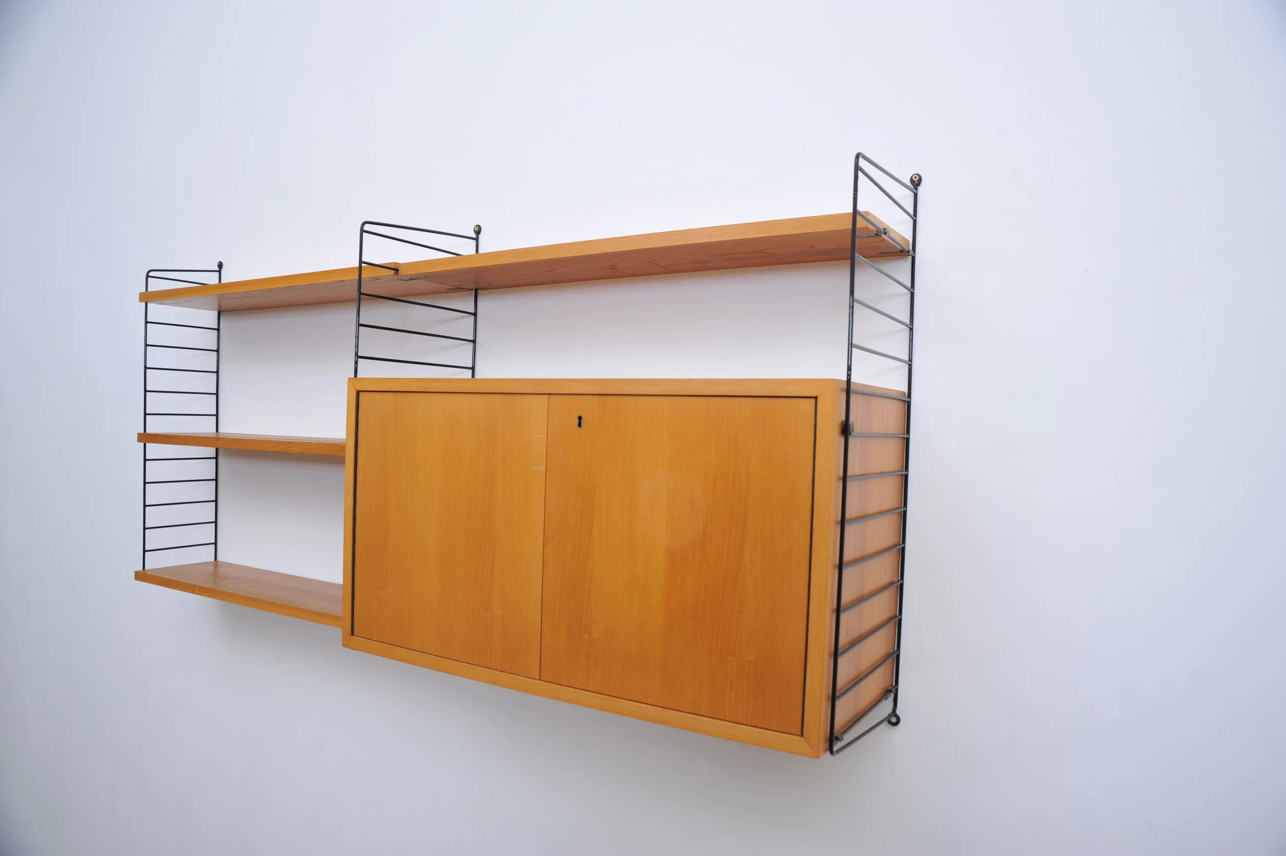 Regalsystem-Kajsa-Nisse-Strinning-String-midcentury-wandregal-leitern-9.JPG