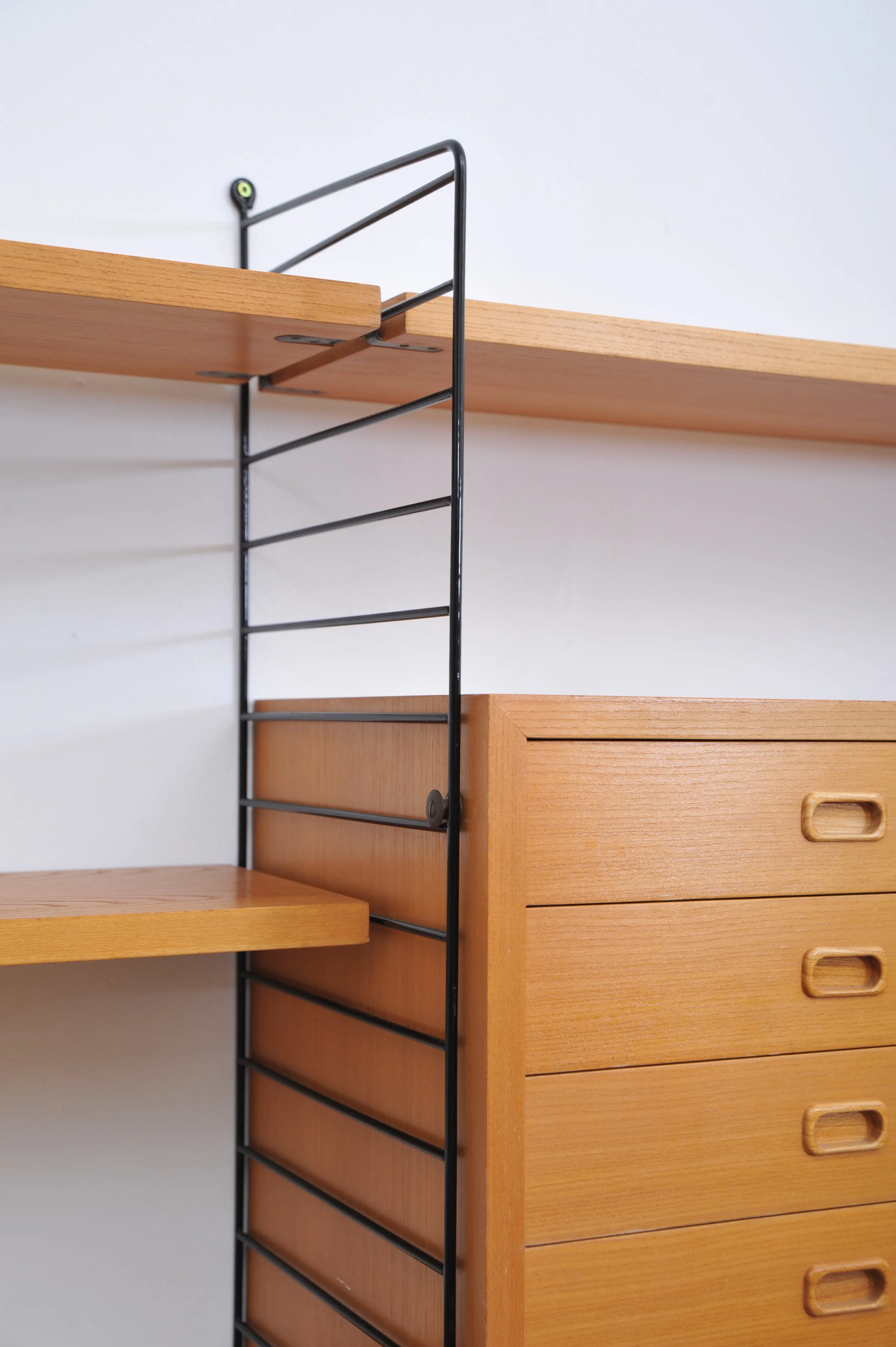 Regalsystem-Kajsa-Nisse-Strinning-String-midcentury-wandregal-leitern-39.JPG