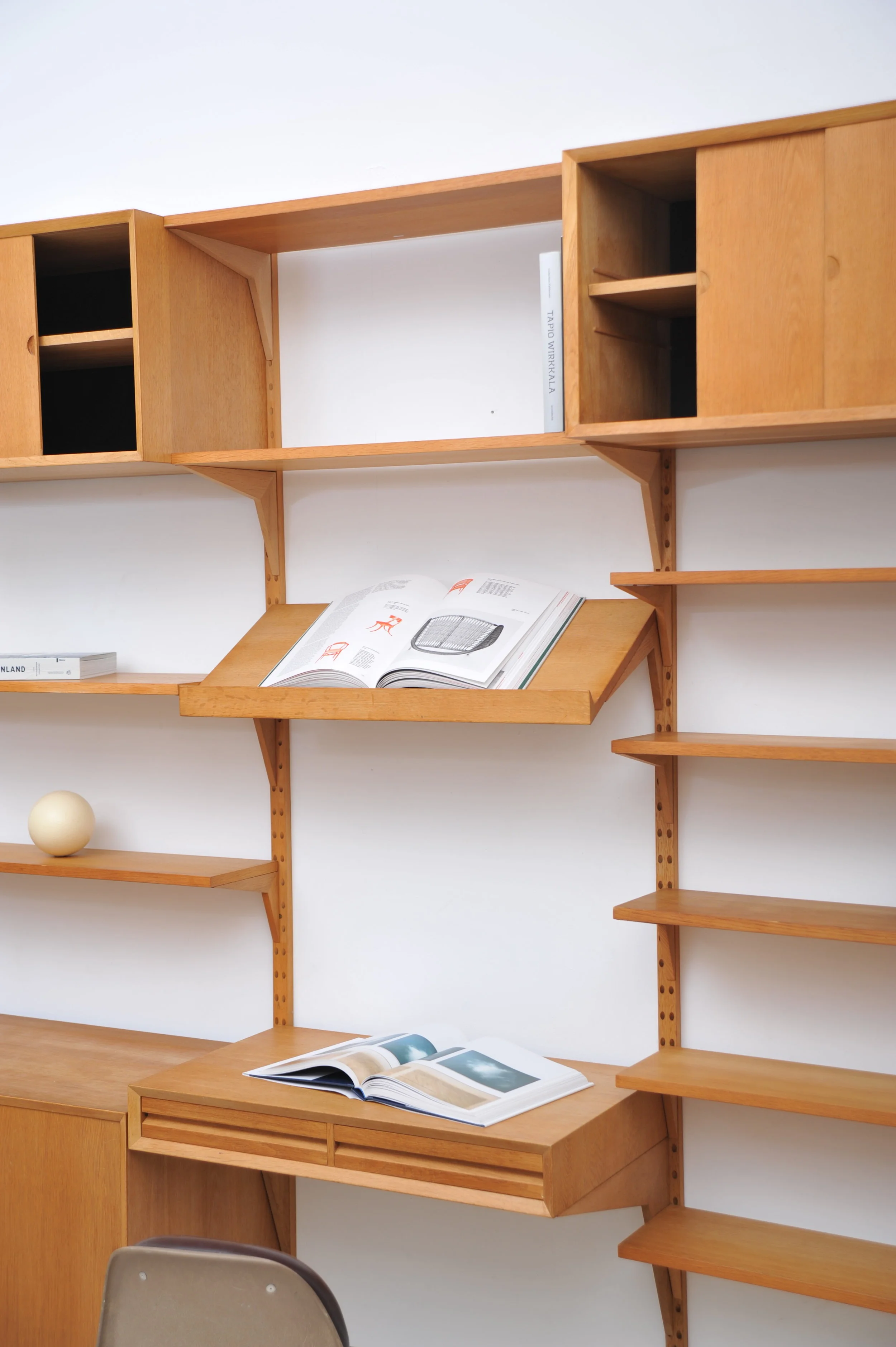 cado-poul-cadovius-royal-regalsystem-wandregal-zeitungsablage-schreibtisch-eiche-6.JPG