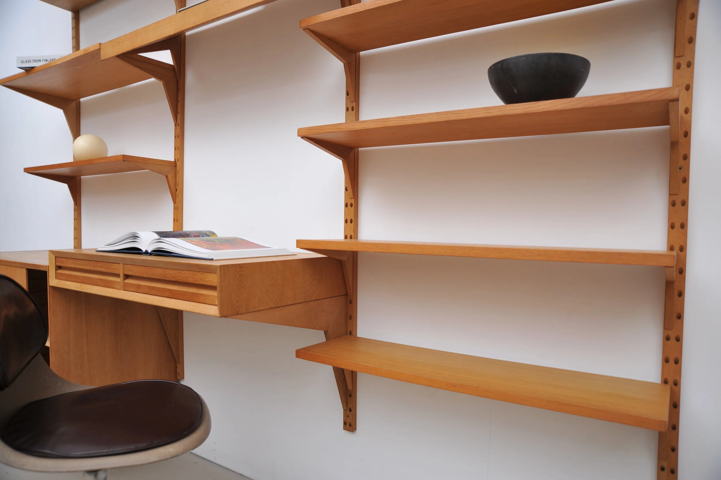 cado-poul-cadovius-royal-regalsystem-wandregal-zeitungsablage-schreibtisch-eiche-13.JPG