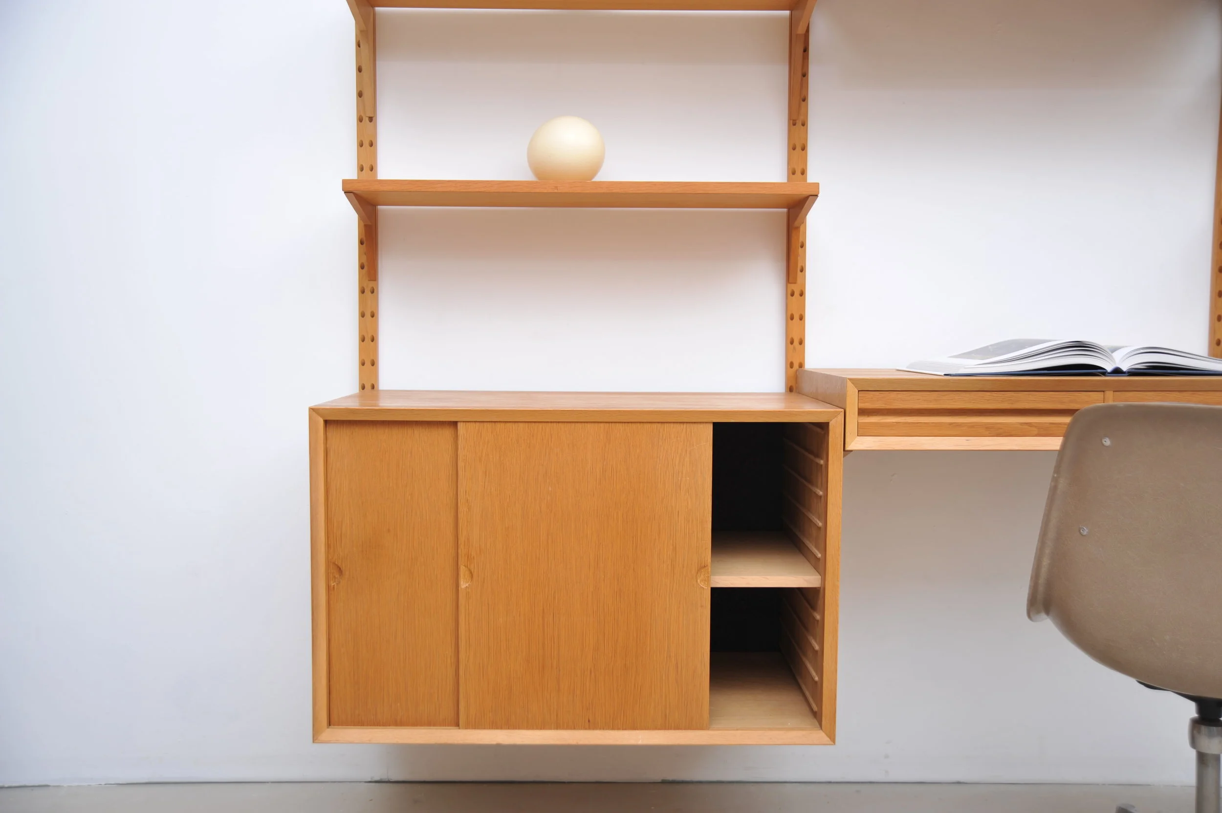 cado-poul-cadovius-royal-regalsystem-wandregal-zeitungsablage-schreibtisch-eiche-17.JPG