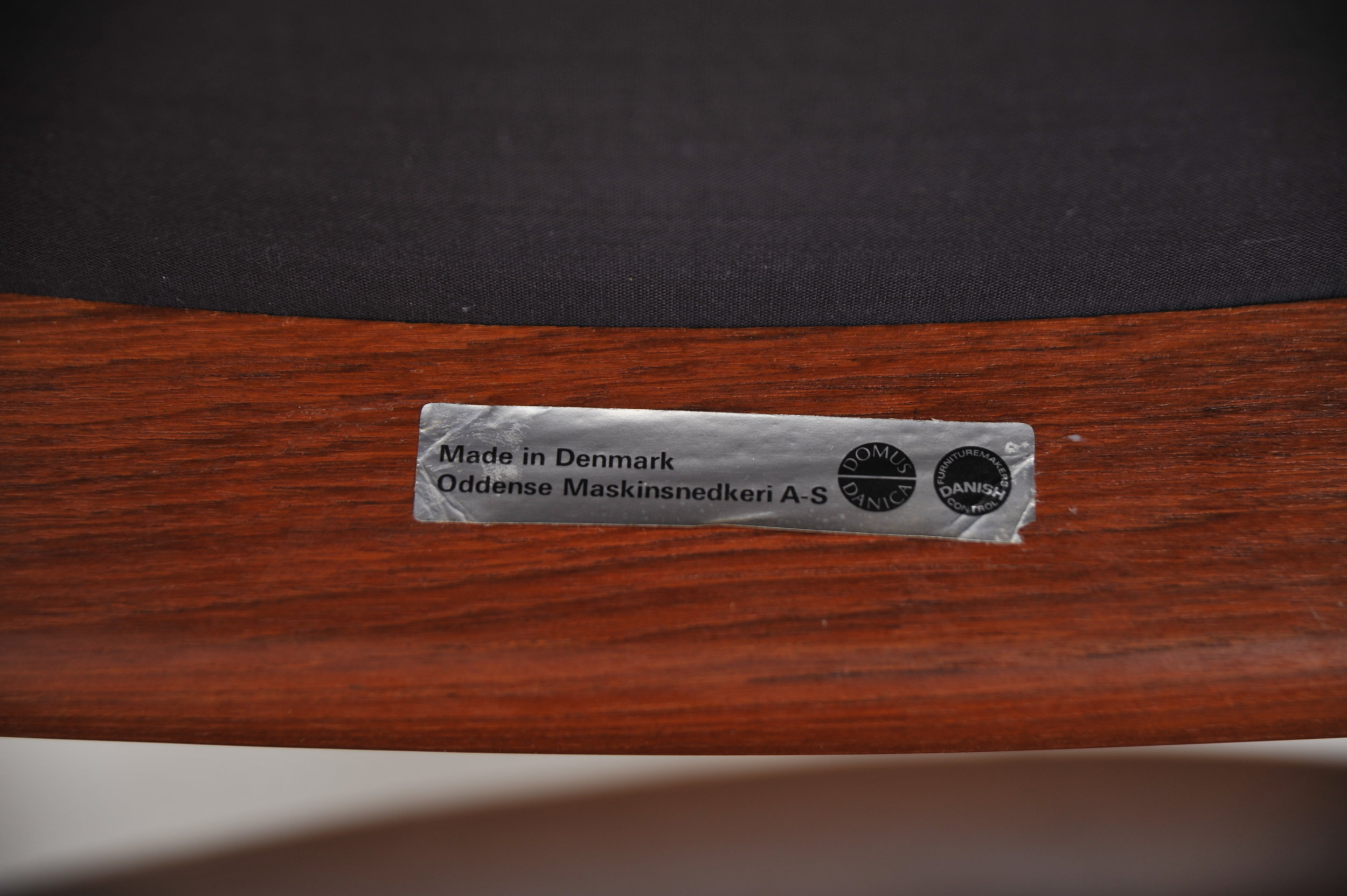Erik-Buch-Esszimmerstühle-Teak-Oddense-Dänemark-2.JPG