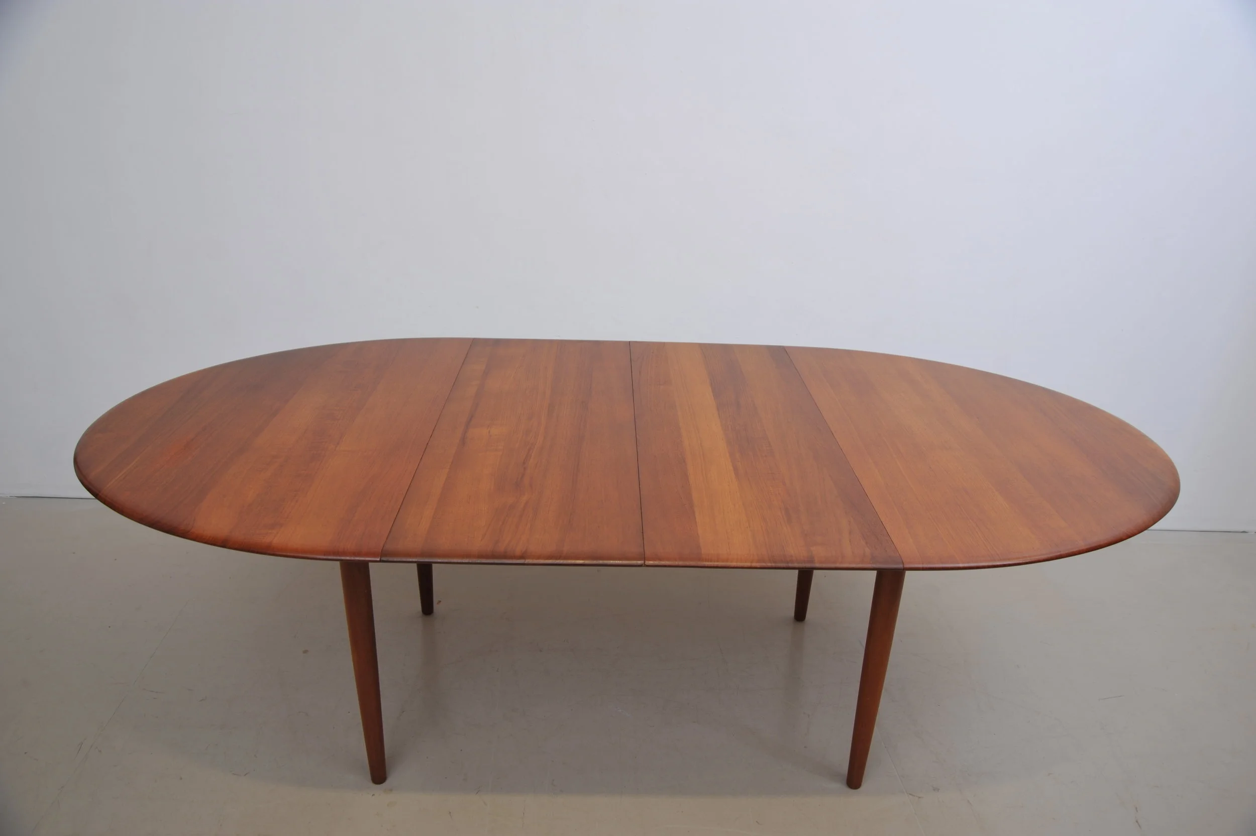 Peter-Hvidt-Orla-Mølgaard-Nilsen-Tisch-Teak-Søborg-Møbler-Modell-311-2.JPG