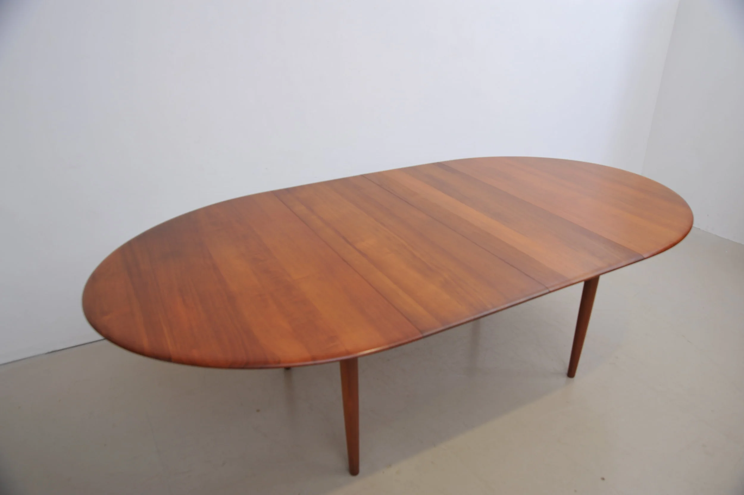 Peter-Hvidt-Orla-Mølgaard-Nilsen-Tisch-Teak-Søborg-Møbler-Modell-311-4.JPG