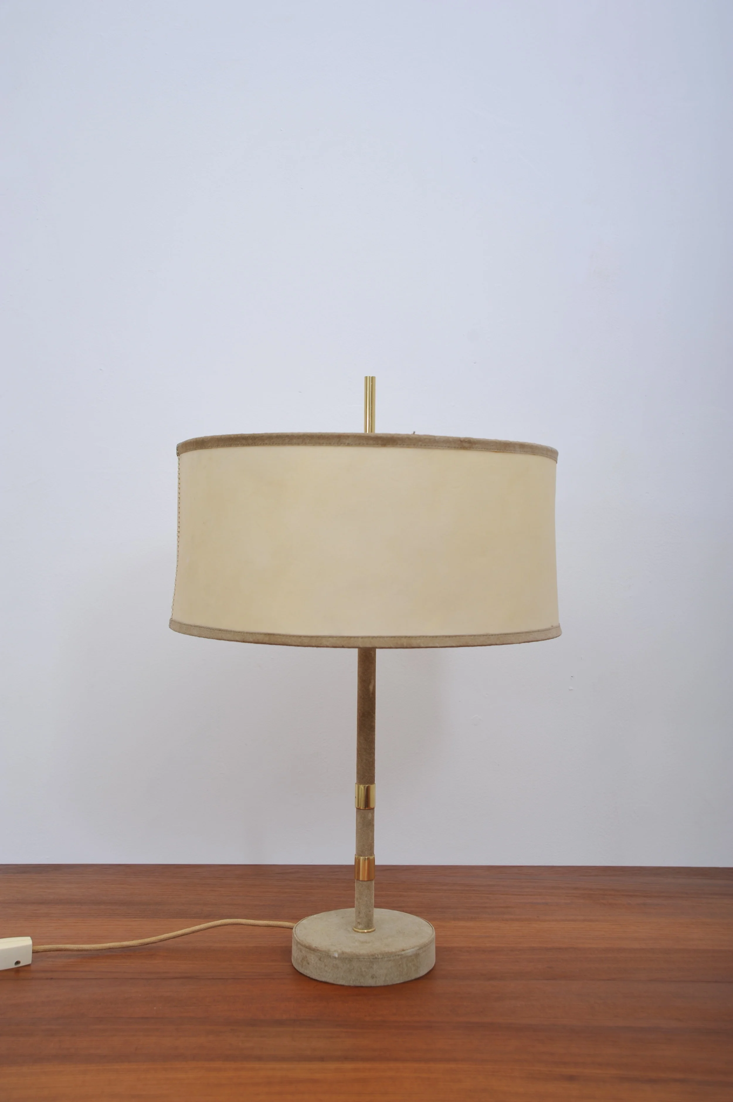 Tischlampe-Wildleder-Leder-1.JPG