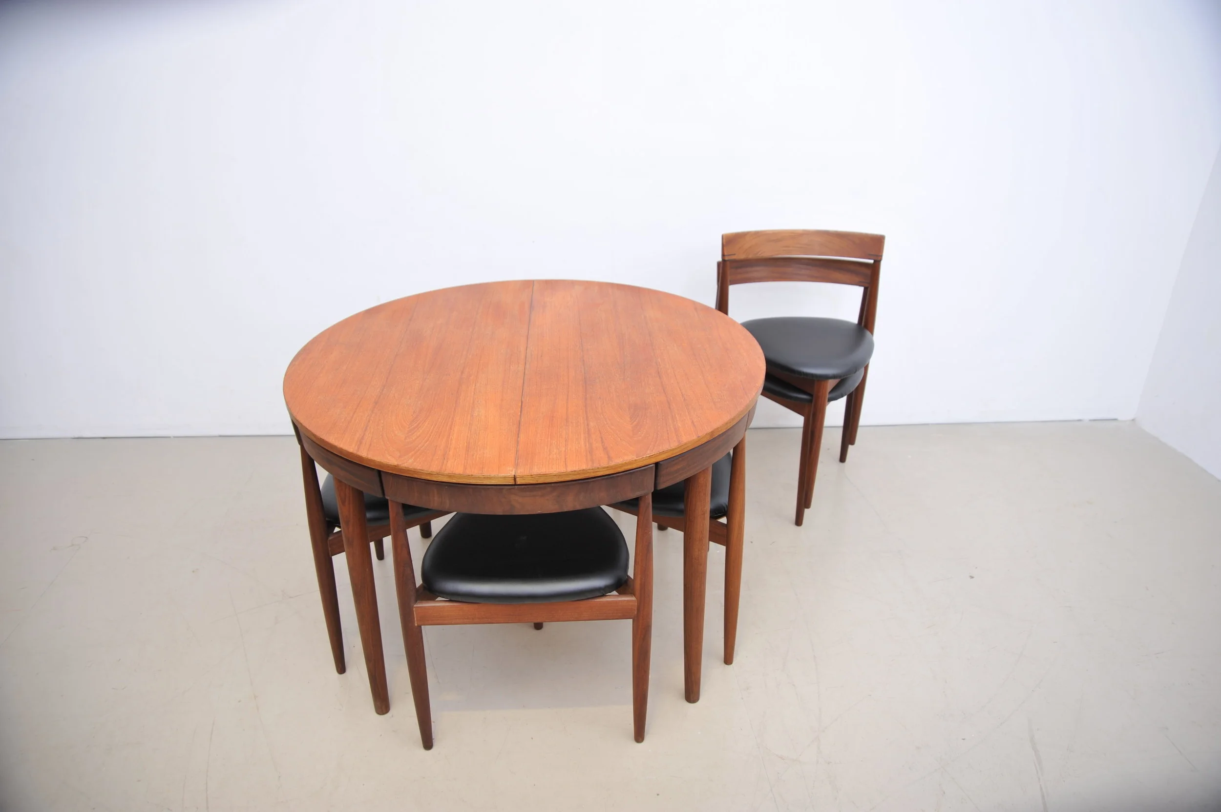 Hans-Olsen-Frem-Rojle-Teak-Ausziehbarer-Esstisch-Tisch-Dänemark-Stühle-1.JPG