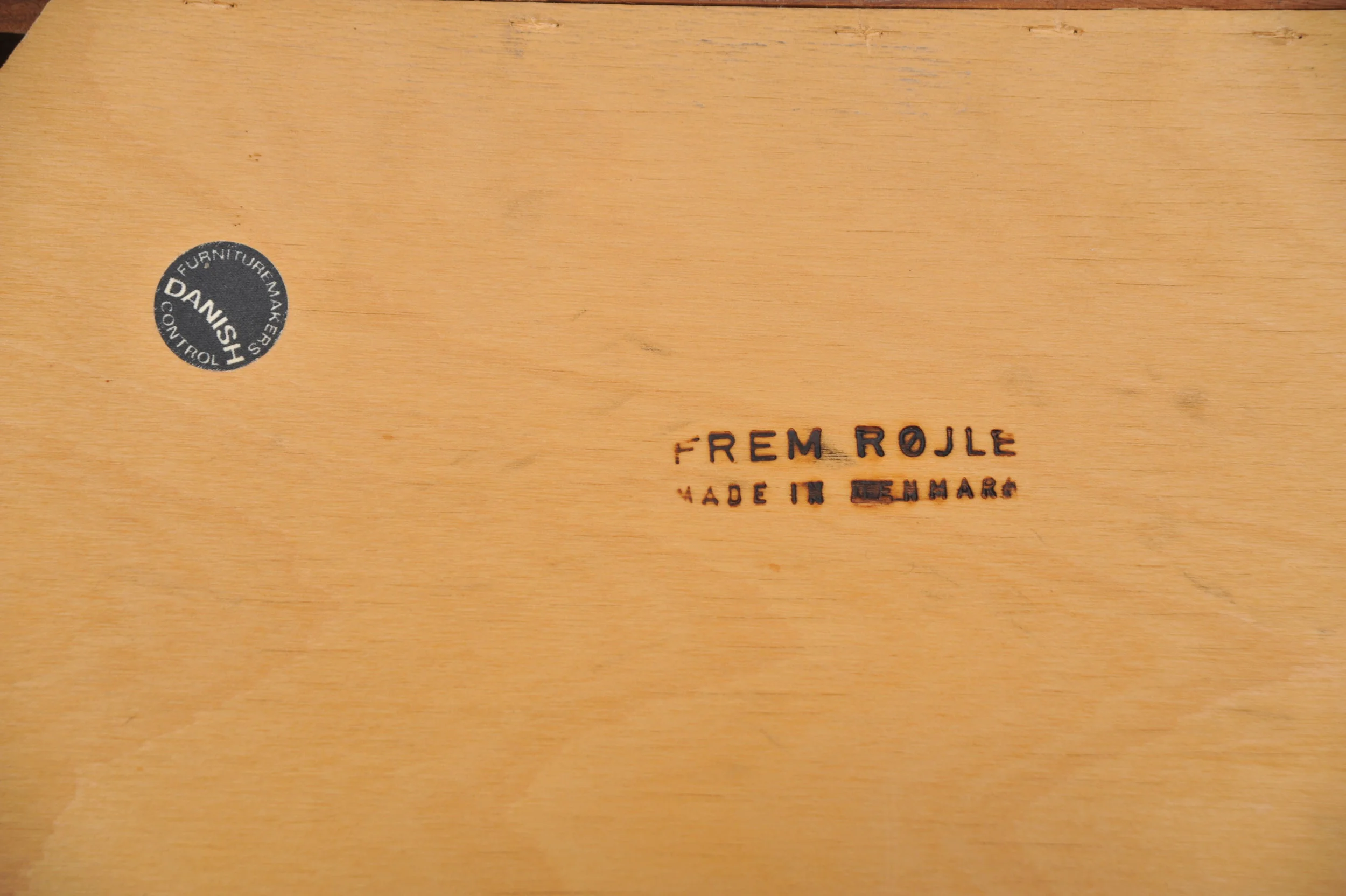 Hans-Olsen-Frem-Rojle-Teak-Ausziehbarer-Esstisch-Tisch-Dänemark-Stühle-5.JPG
