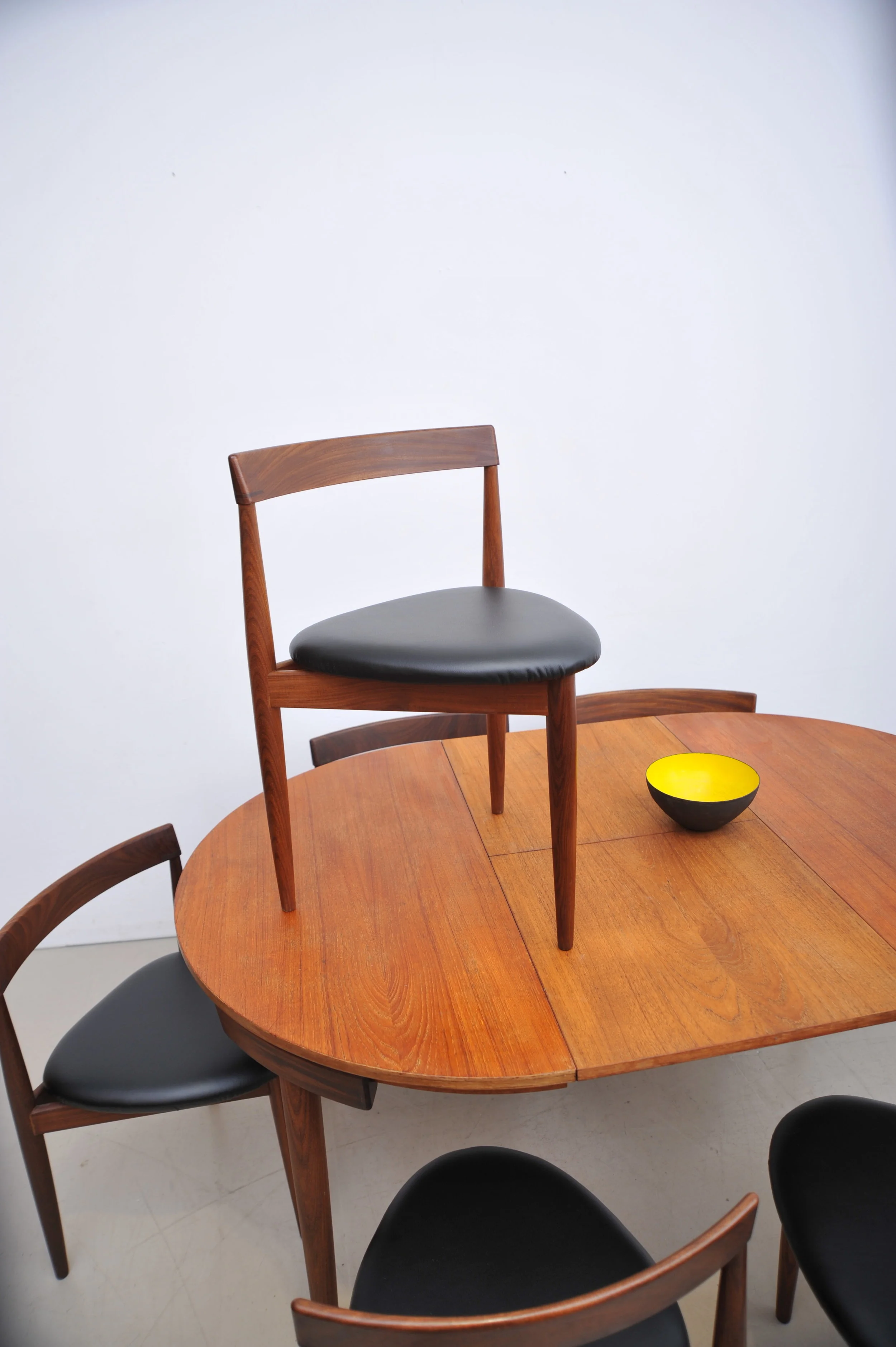 Hans-Olsen-Frem-Rojle-Teak-Ausziehbarer-Esstisch-Tisch-Dänemark-Stühle-7.JPG