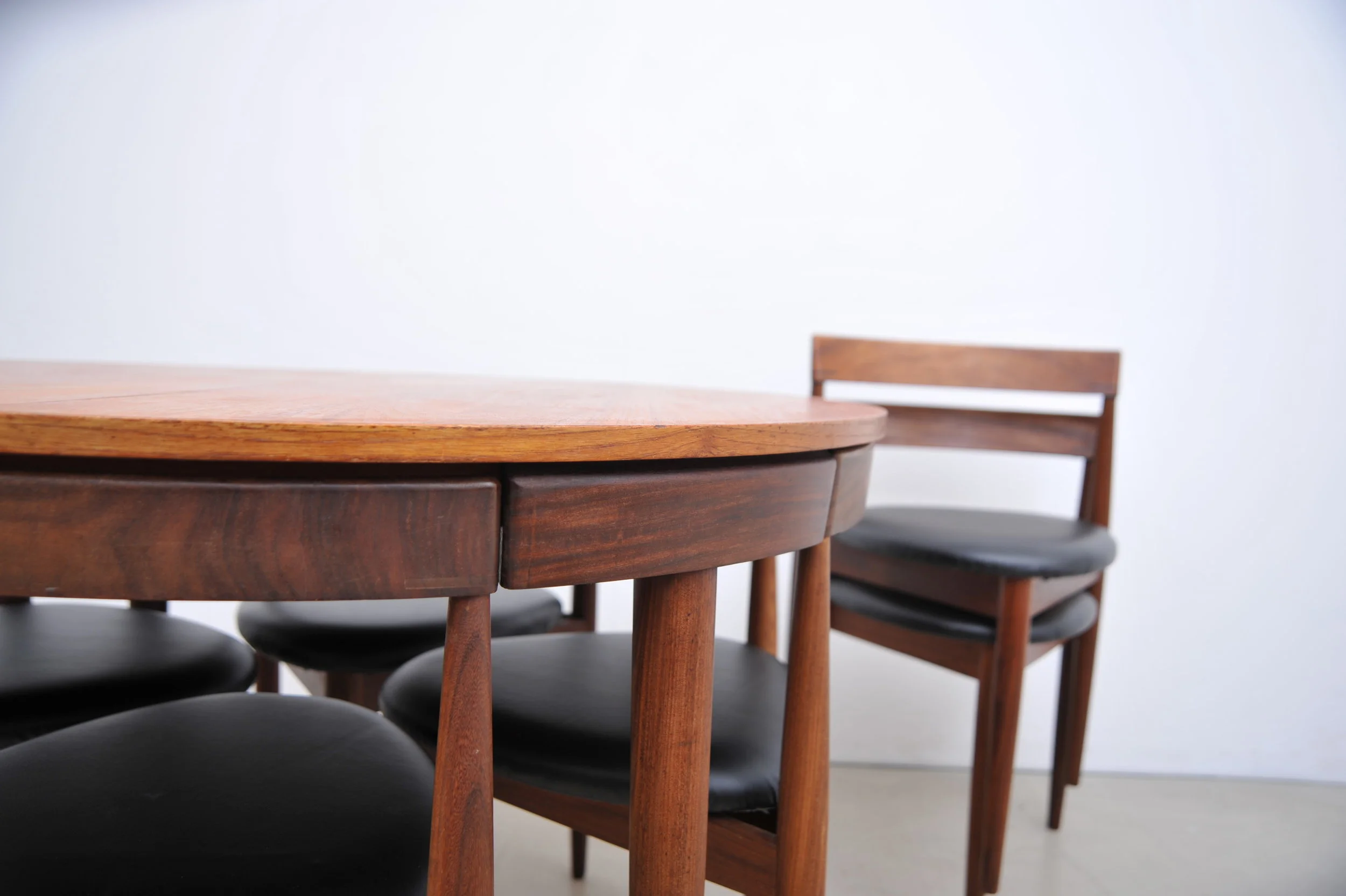 Hans-Olsen-Frem-Rojle-Teak-Ausziehbarer-Esstisch-Tisch-Dänemark-Stühle-12.JPG