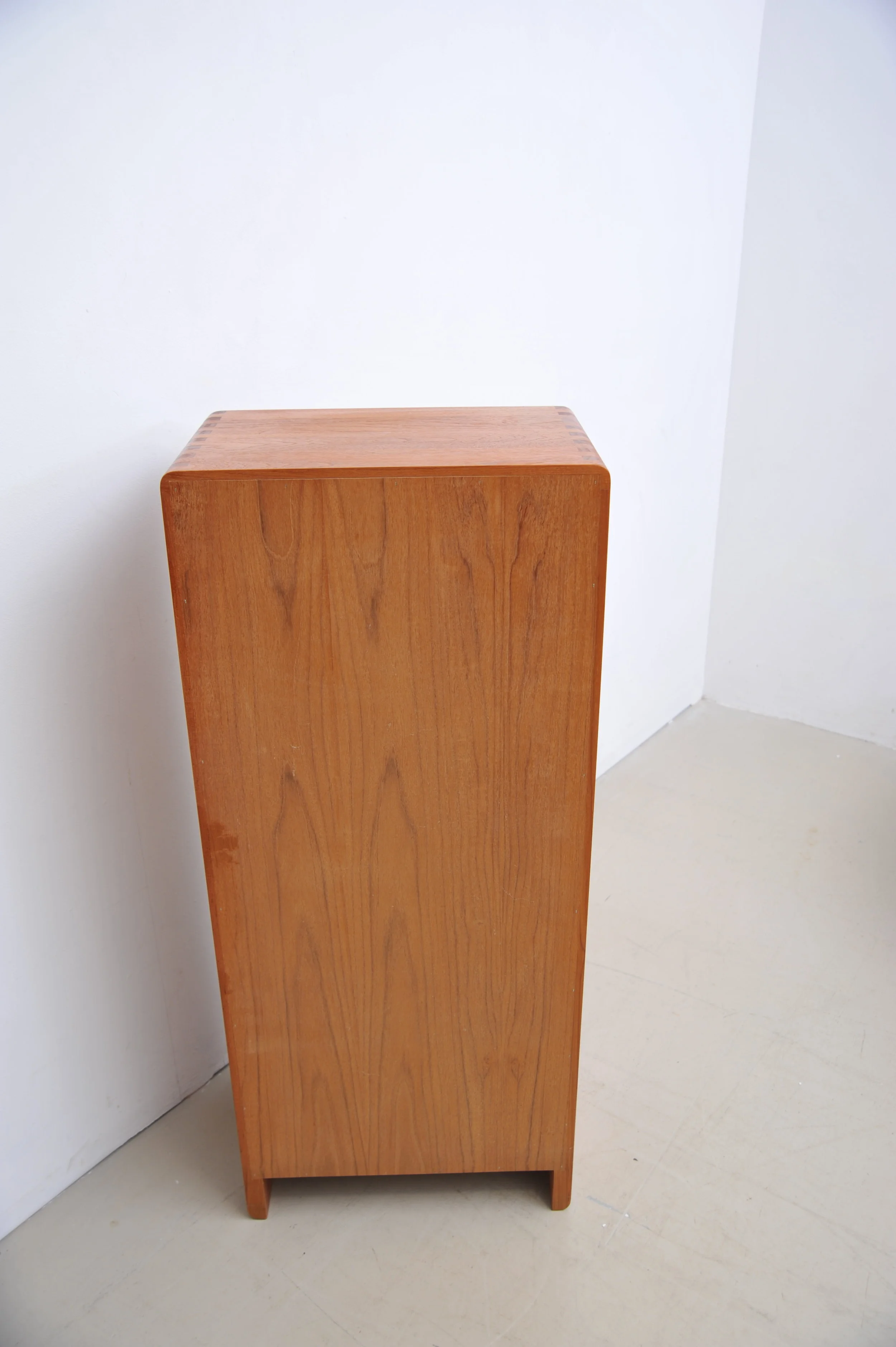 Teak-kommode-schubladenschrank-schbladen-schubladenkommode-braun-teak-danish-Chest-of-Drawers-hinten.JPG
