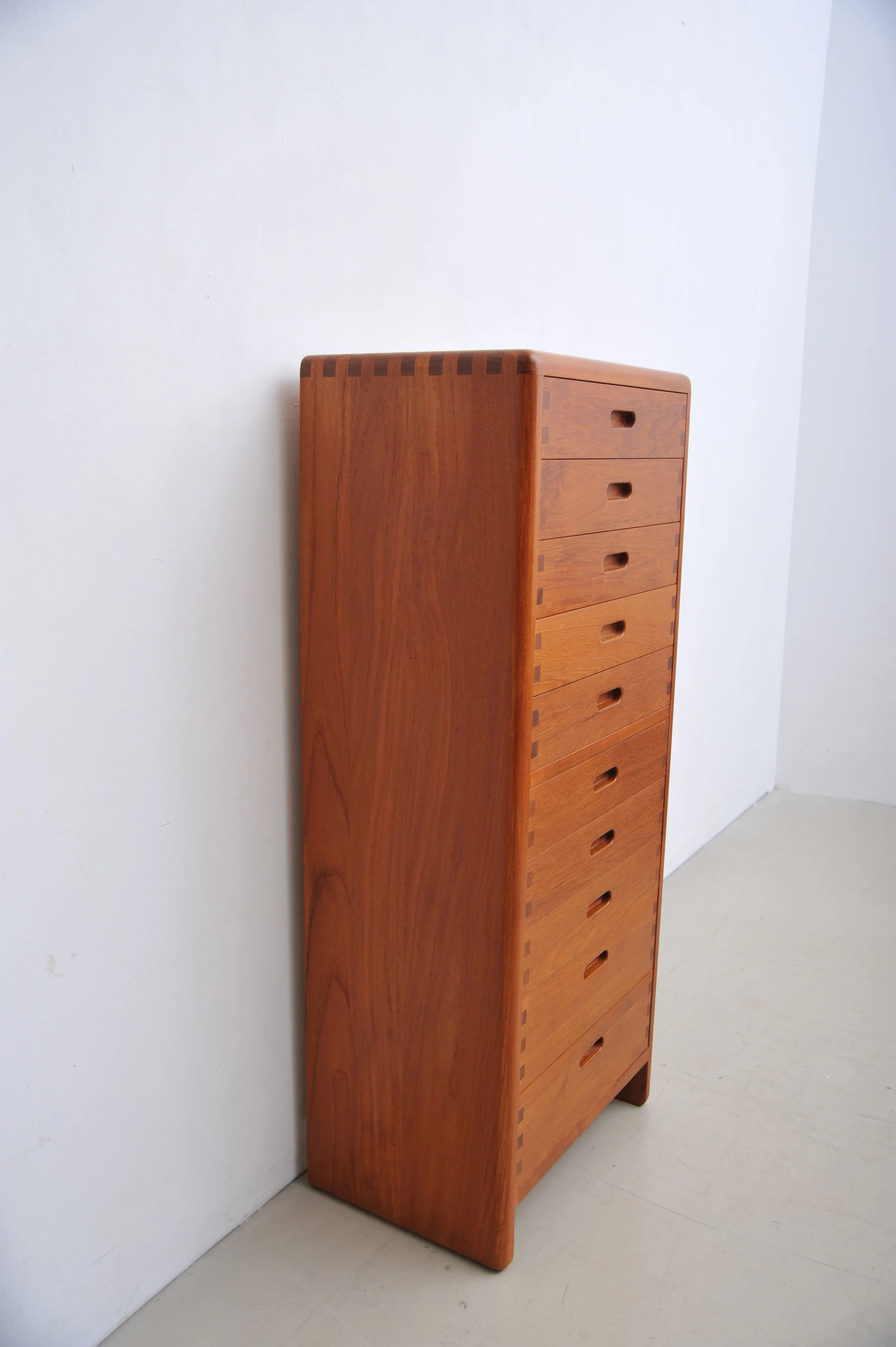 Teak-kommode-schubladenschrank-schbladen-schubladenkommode-braun-teak-danish-Chest-of-Drawers-seite.JPG