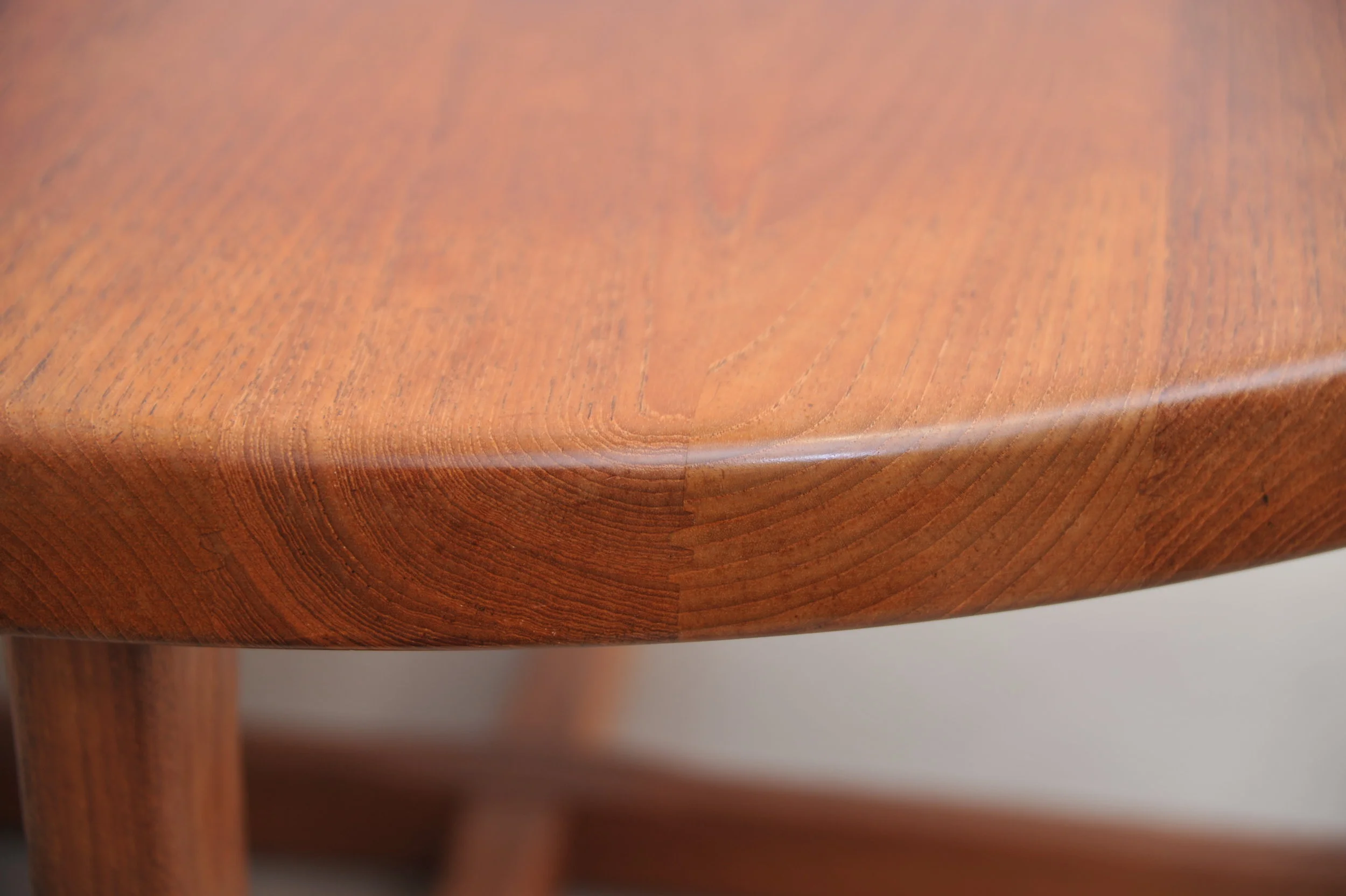 teak-tisch-couschtisch-coffee-table-massiv-seite.JPG
