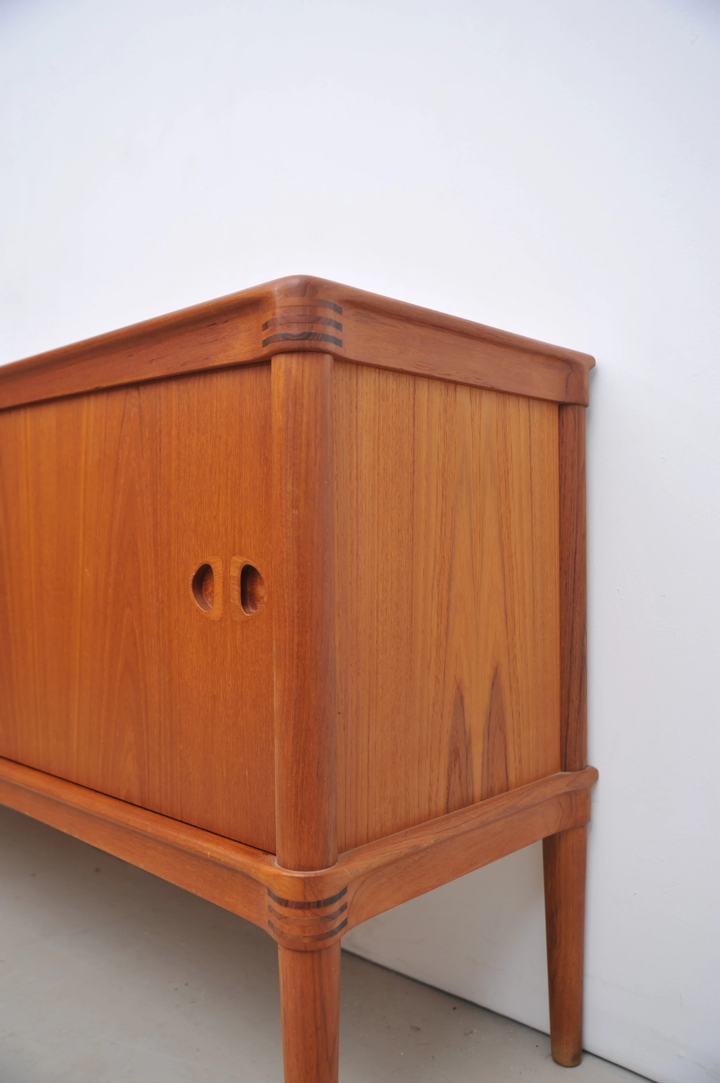 Teak-Sideboard-H.-W.-Klein-Brami-braun-seite-links.JPG