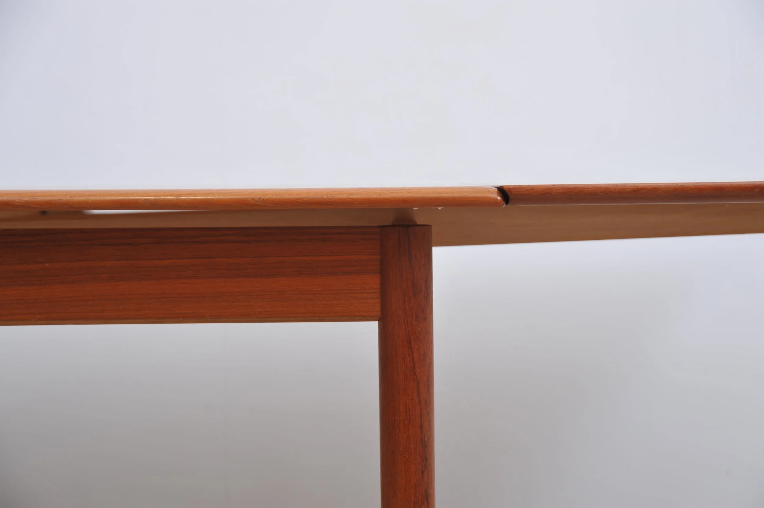 Sigurd-Hansen-Esstisch-Teak-ausziehbar-bein.JPG