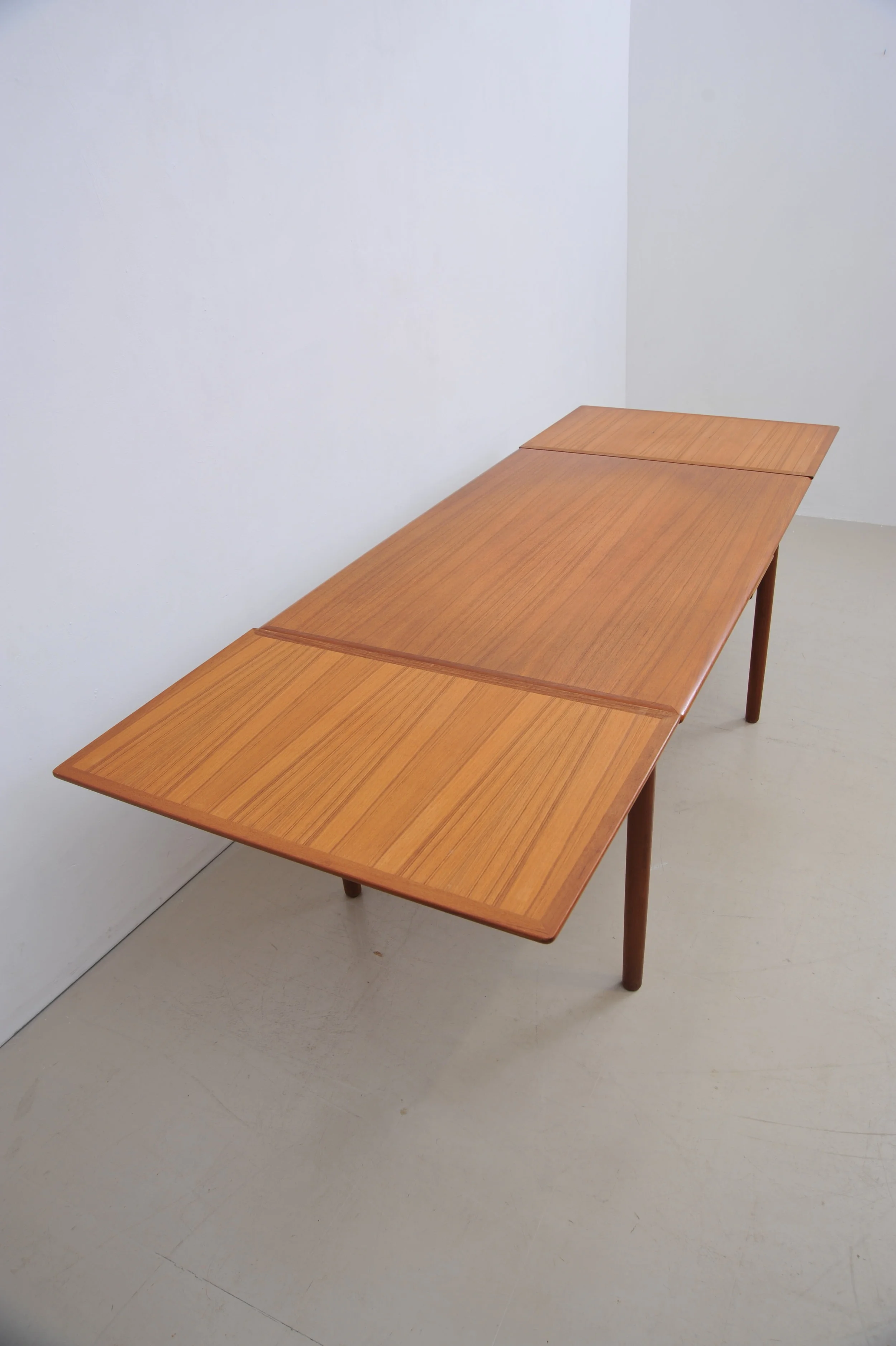 Sigurd-Hansen-Esstisch-Teak-ausziehbar-oben.JPG