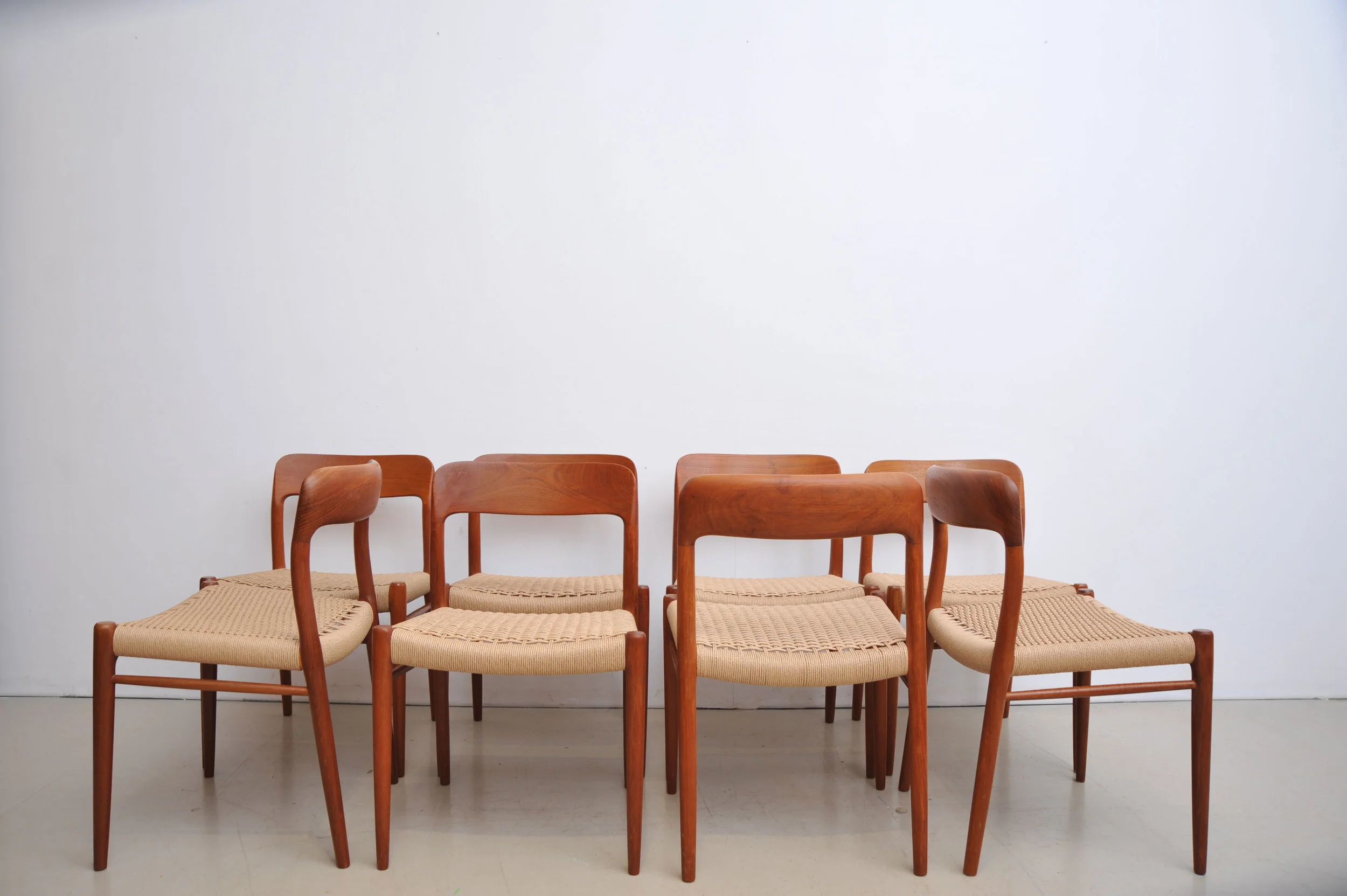 Nils-Otto-Møller-Model-75-Teak-Papercord-Dining-Chairs-stühle-braun-J.L.-Møllers- Denmark-vorne-alle.JPG