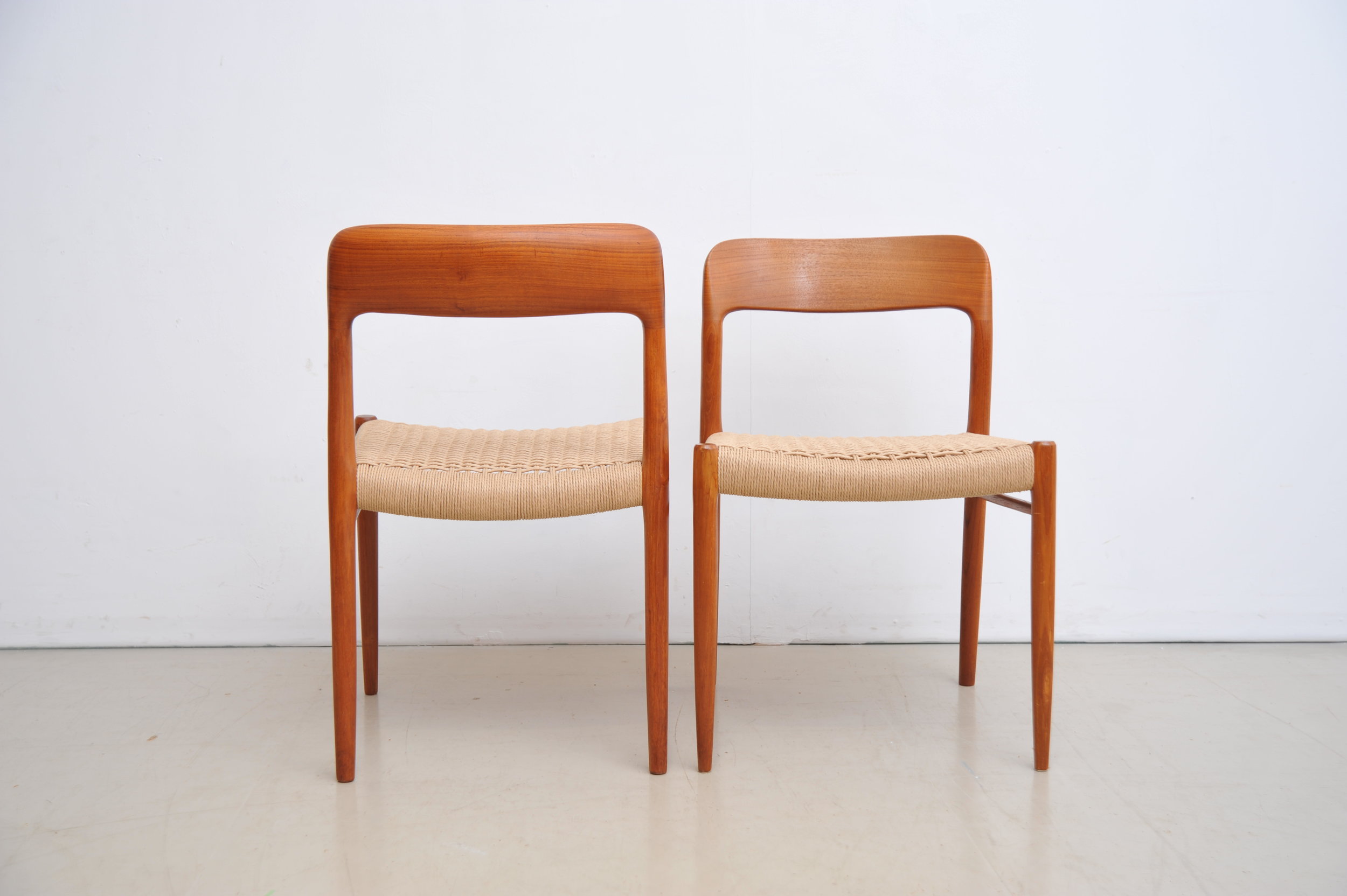 Nils-Otto-Møller-Model-75-Teak-Papercord-Dining-Chairs-stühle-braun-J.L.-Møllers- Denmark-vorne-hinten.JPG