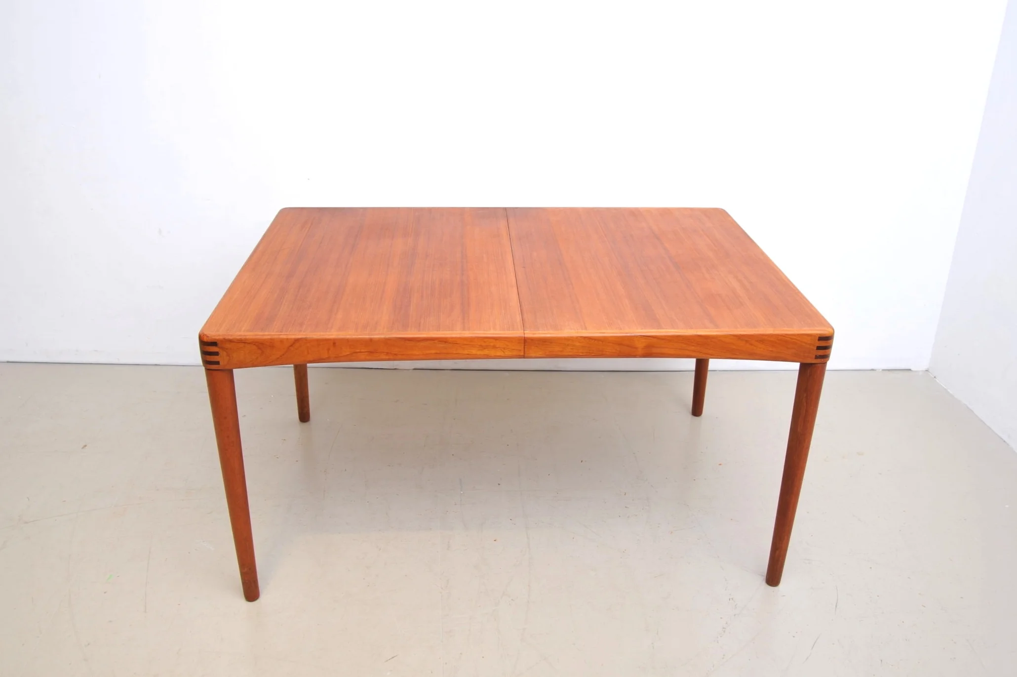 bramin-teak-tisch-ausziehbar-esstisch-dänemark-henry-walter-klein-zusammen.JPG