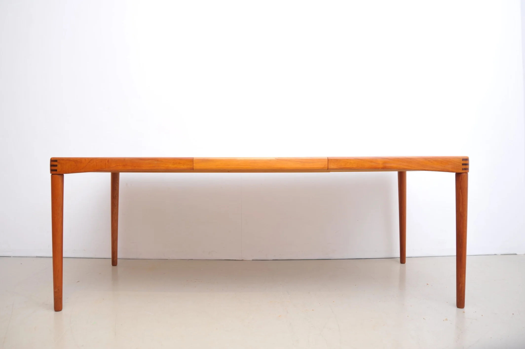 bramin-teak-tisch-ausziehbar-esstisch-dänemark-henry-walter-klein-ausgezogen.JPG