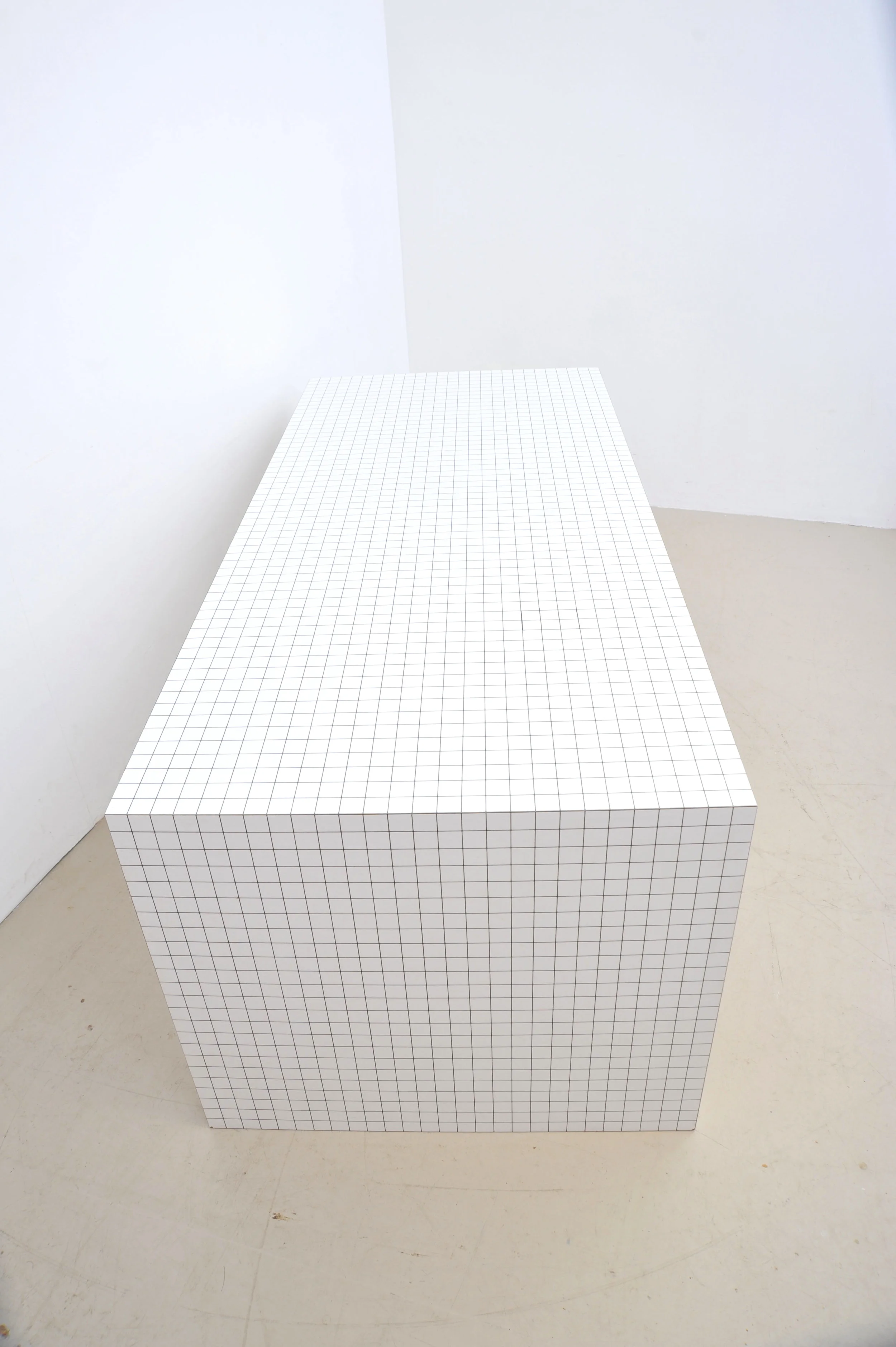 Quaderna-Schreibtisch-Esstisch-Designgruppe-Superstudio-Zanotta-Architekt-oben.JPG