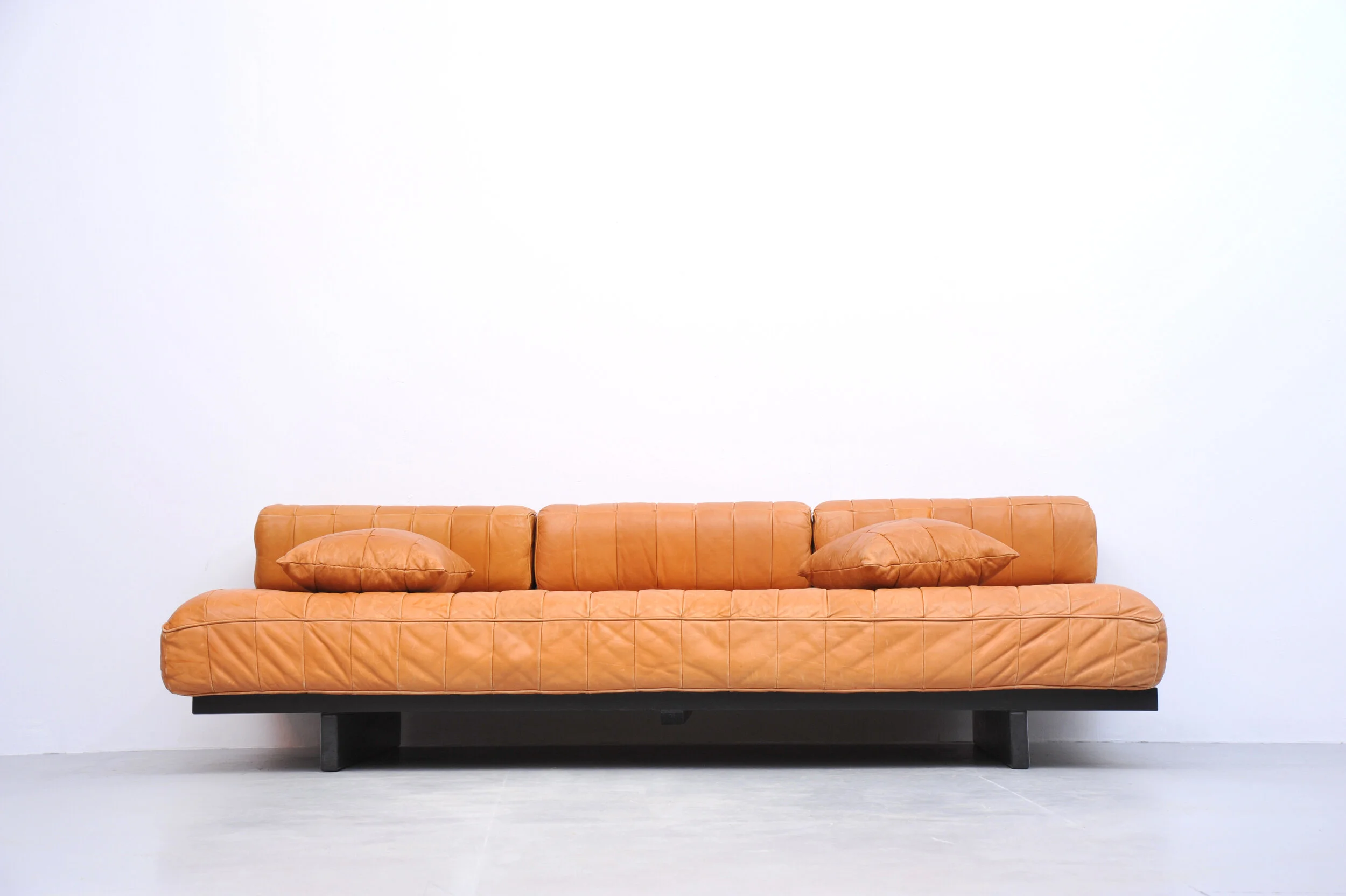 desede-de-sede-ds80-leder-schweiz-cognak-sofa-daybed-front.JPG