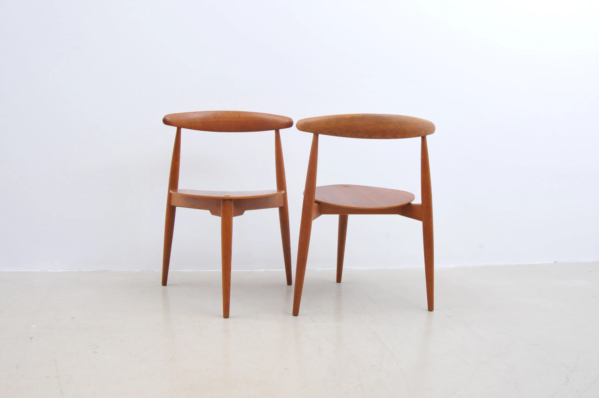 hans-wegner-heart-teak-stuhl-fritz-hansen-rückseite.JPG