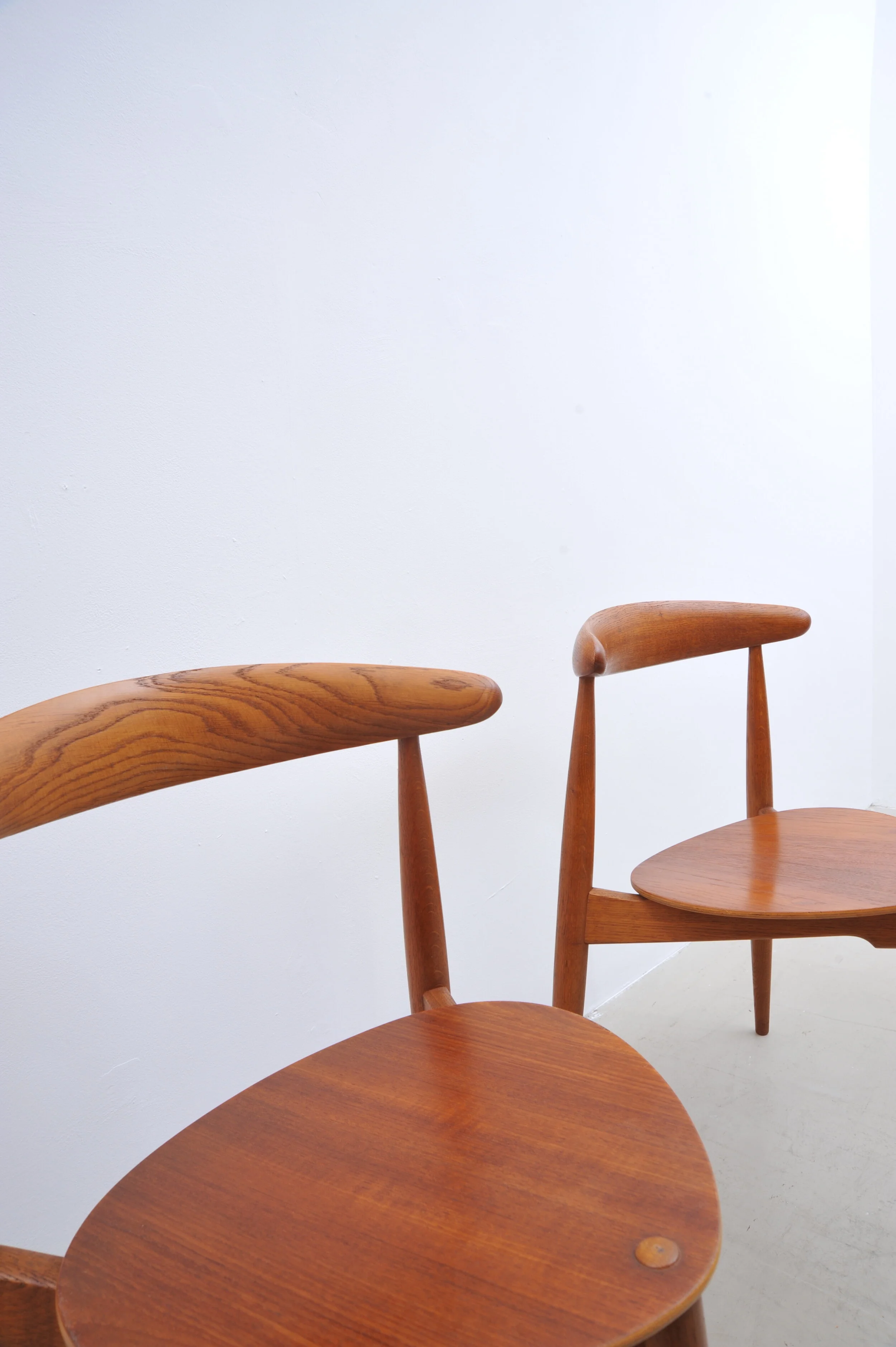 hans-wegner-heart-teak-stuhl-fritz-hansen-lehne.JPG