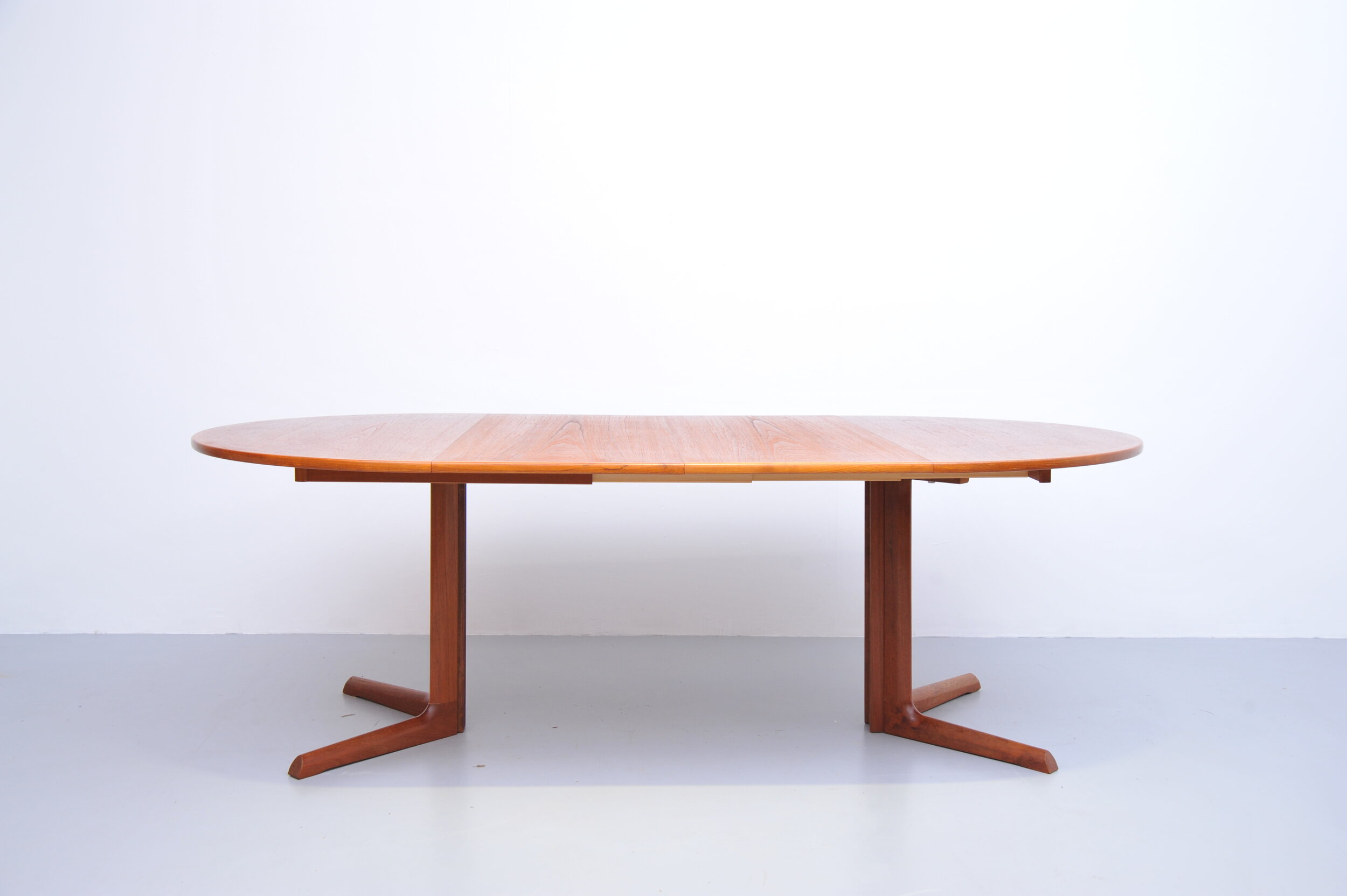 esstisch-dänemark-teak-braun-teakholz-tisch-ausgezogen.JPG