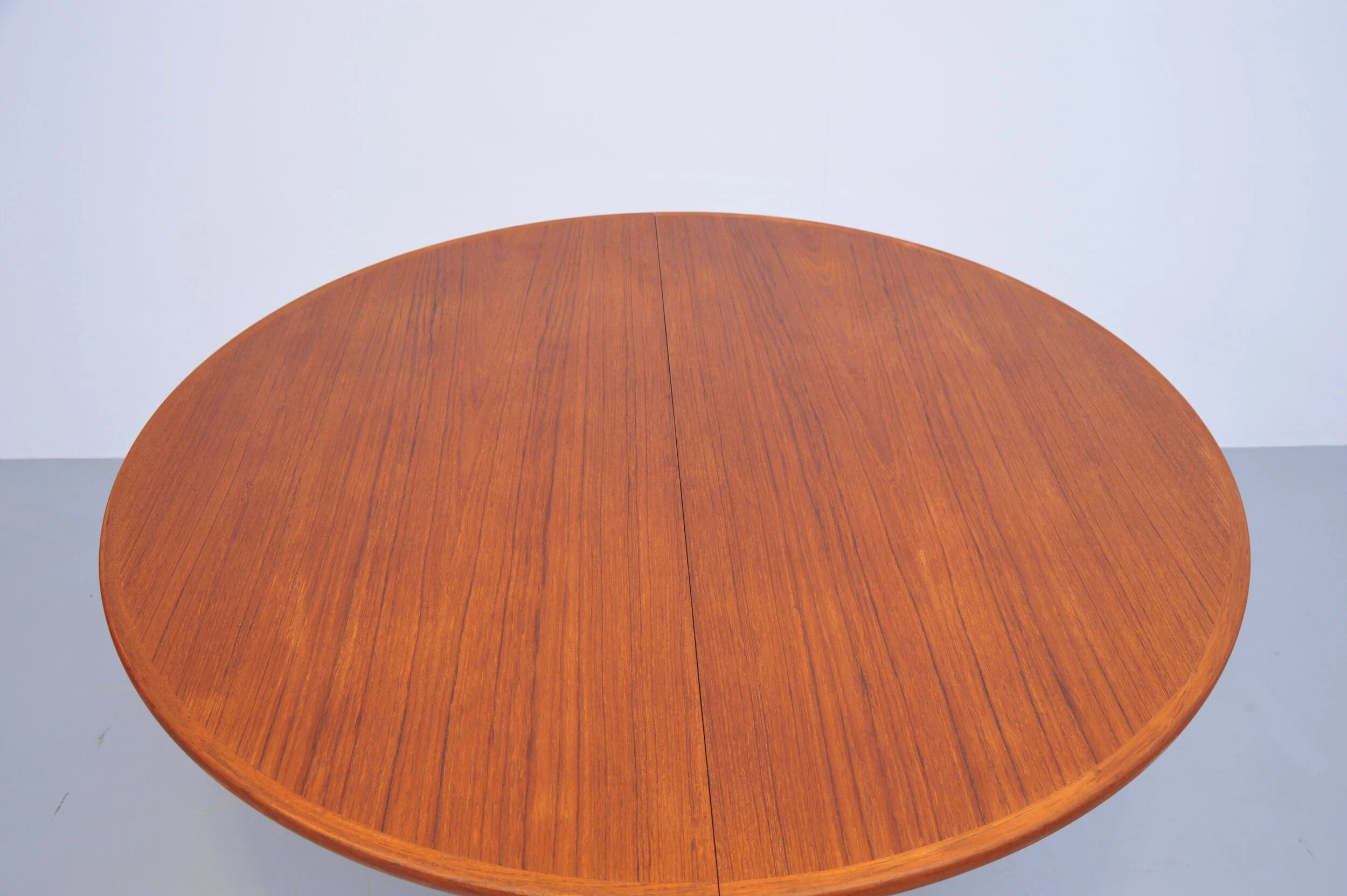 esstisch-dänemark-teak-braun-teakholz-tisch-platte.JPG